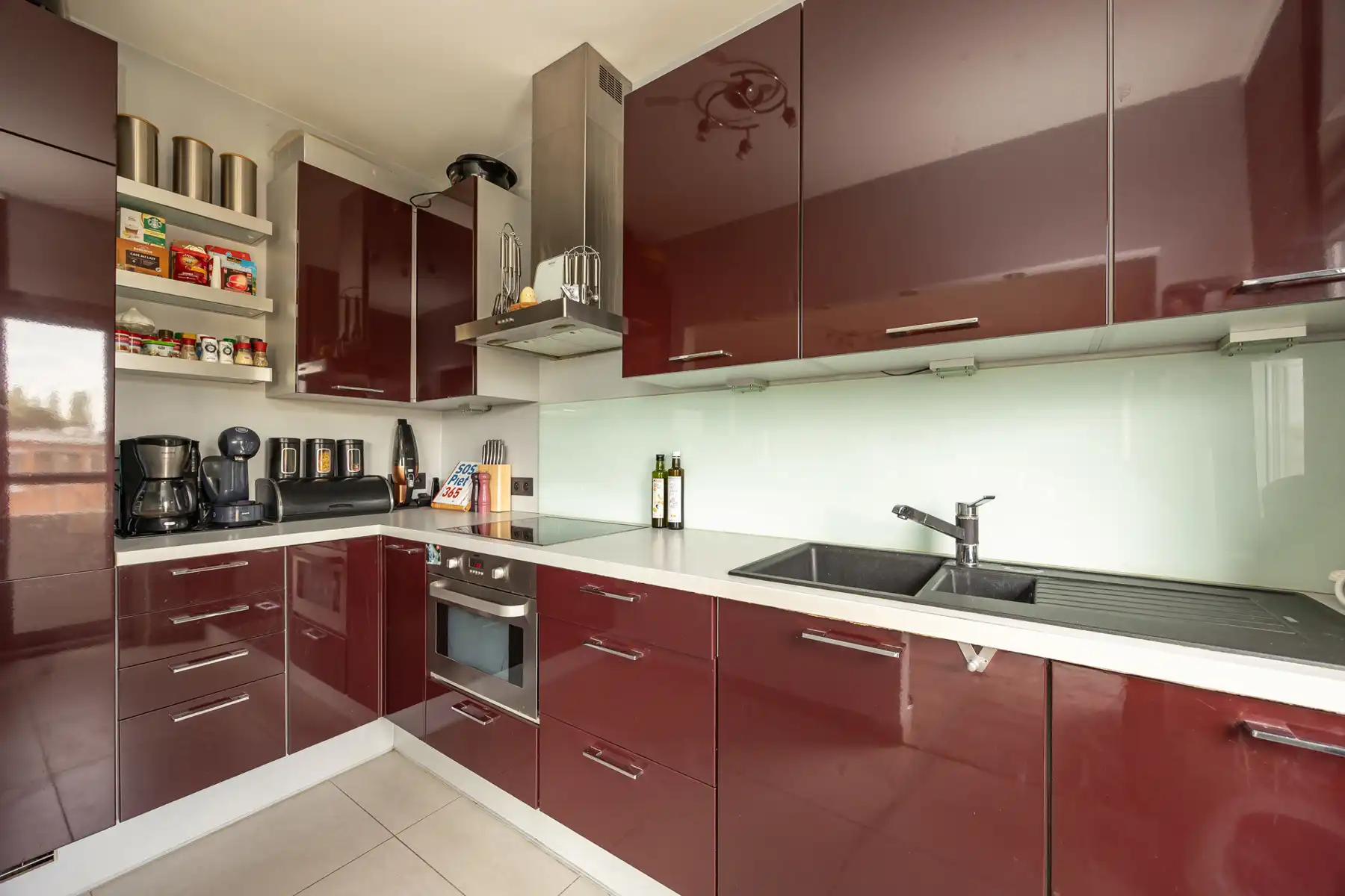 Appartement met 2 slaapkamers in de Altena-wijk te Kontich foto 4