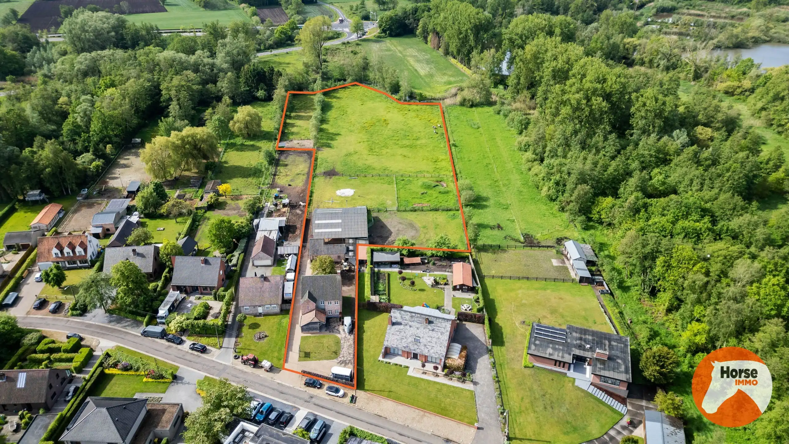 MOL - Landelijke woning met paardenststallen op ca. 1,3 Ha foto 2