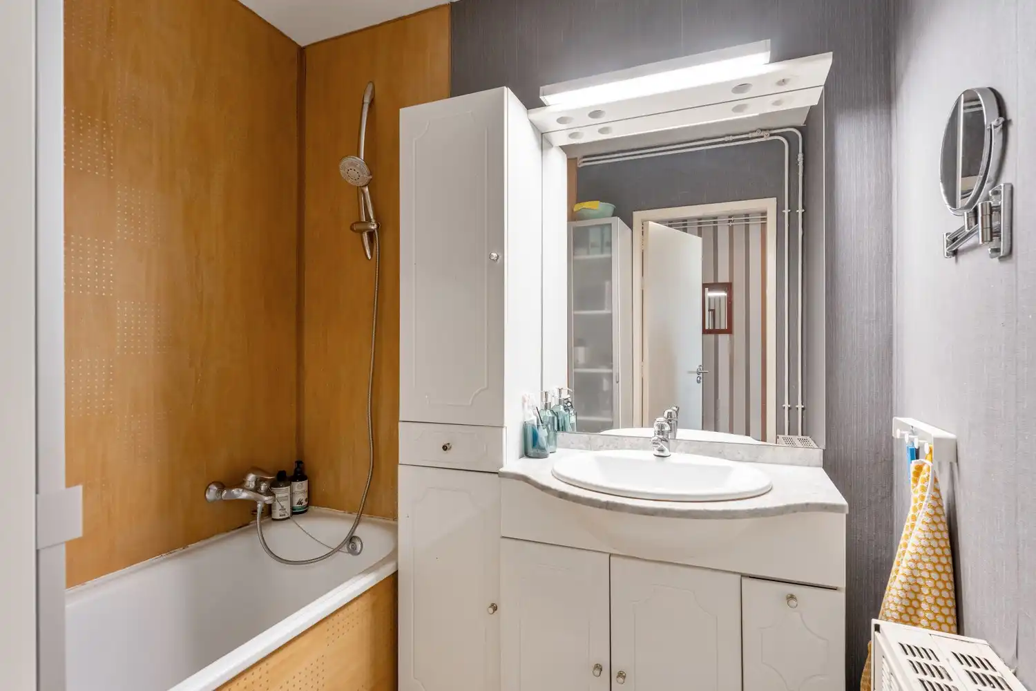 Gunstig gelegen appartement met 2 slaapkamers, ondergrondse autostaanplaats en kelderberging. foto 13