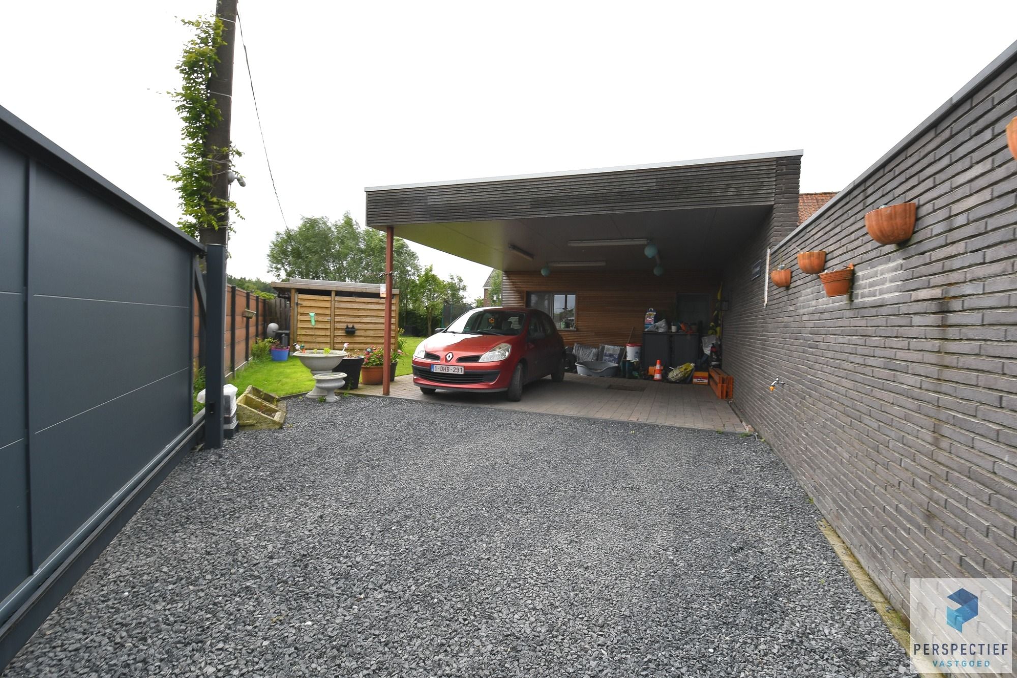 RECENT GERENOVEERDE woning met 3 slaapkamers, carport en zonnige tuin foto 26