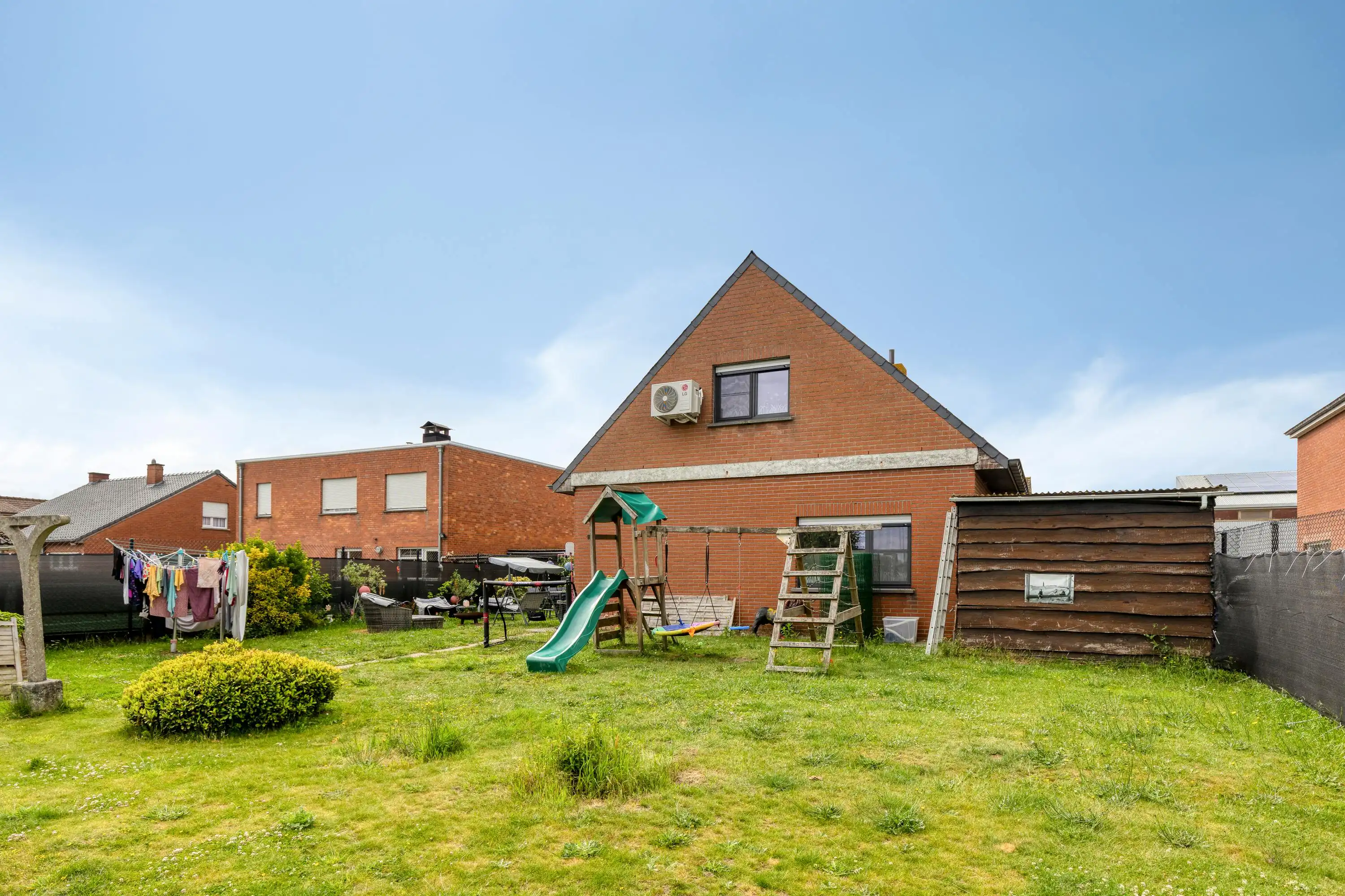 Alleenstaand huis op ruim perceel te koop in Veldegem foto 14