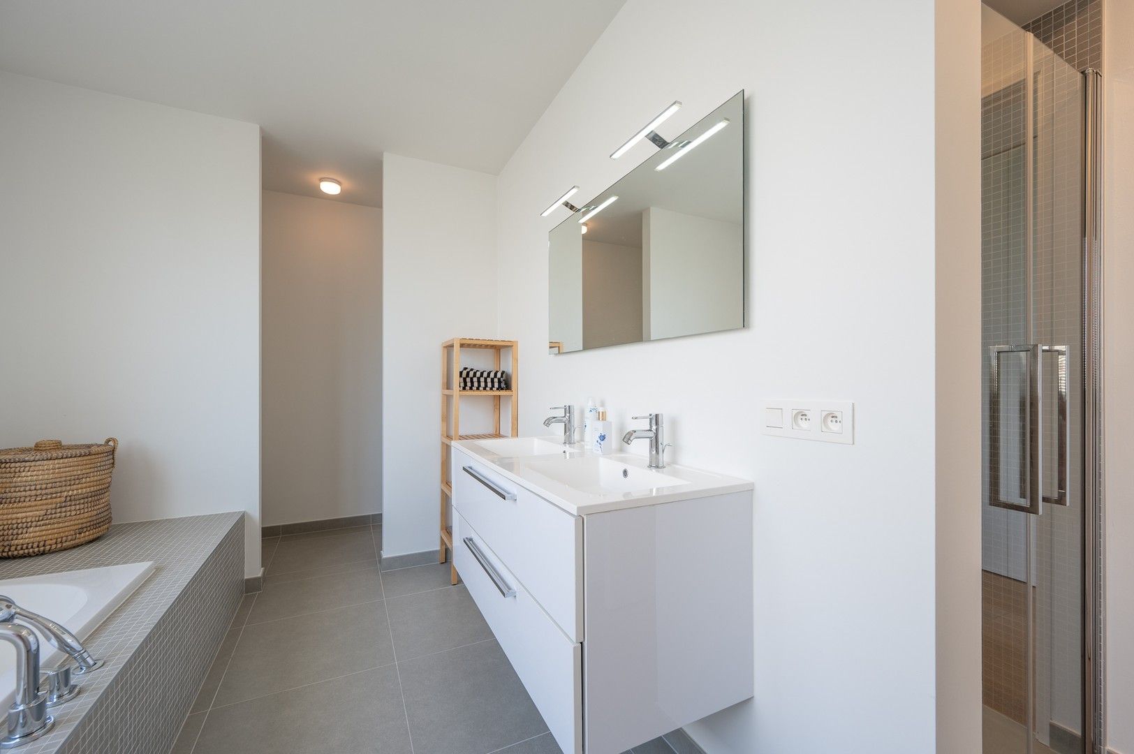 Prachtige, lichtrijke woning vlakbij het pittoreske Oosthoekplein in het Zoute op wandelafstand van de zee en het Zwin. foto 19