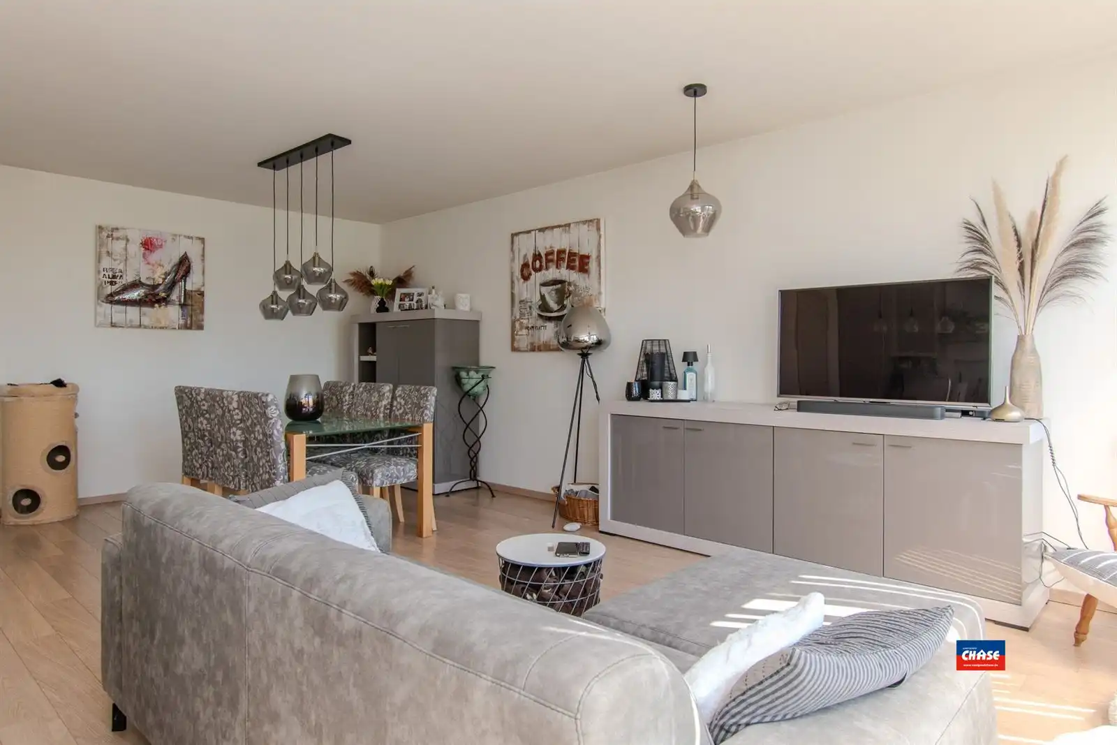 Ruim appartement met zuidterras en autostaanplaats foto 7