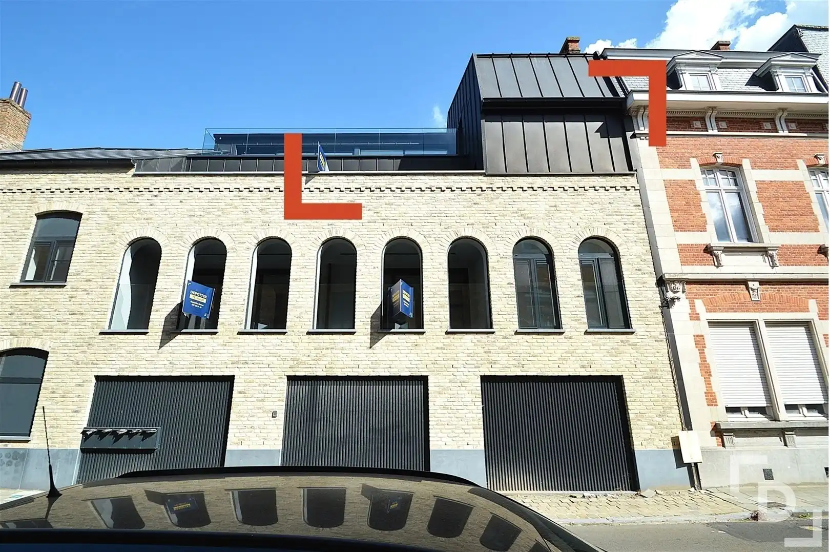 Nieuwbouwappartement met staanplaats in centrum Ieper foto {{pictureIndex}}