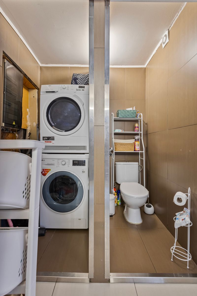 Unieke kans: gerenoveerde tweewoonst met aparte tuinen in hartje Houthalen-Oost foto 42