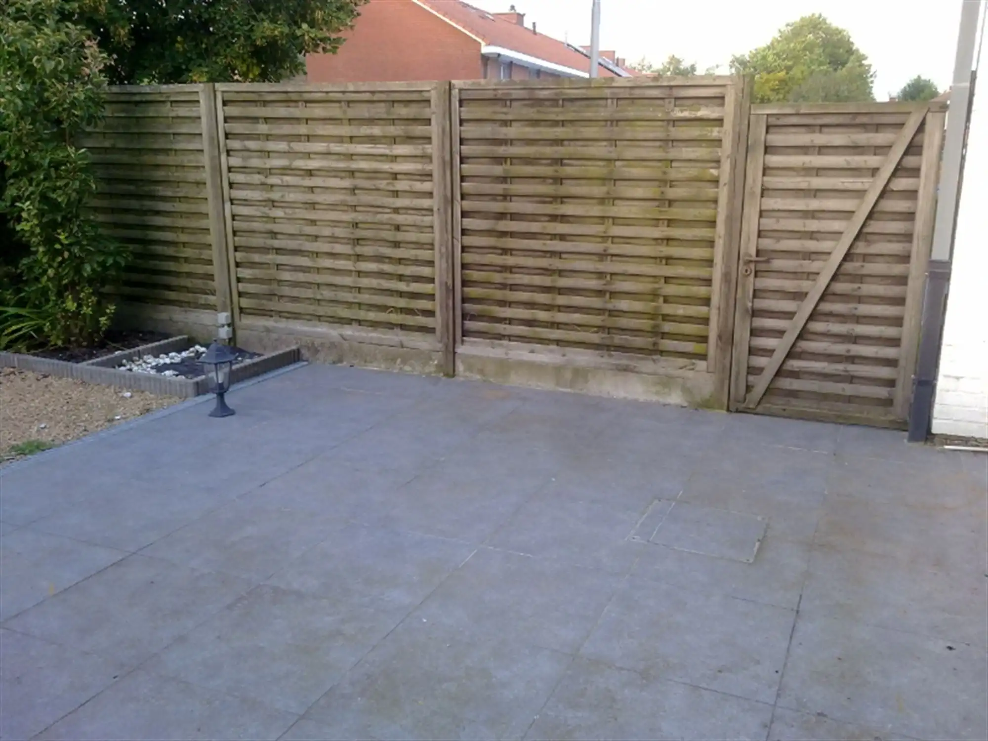 Woonhuis met tuin en garage foto 3