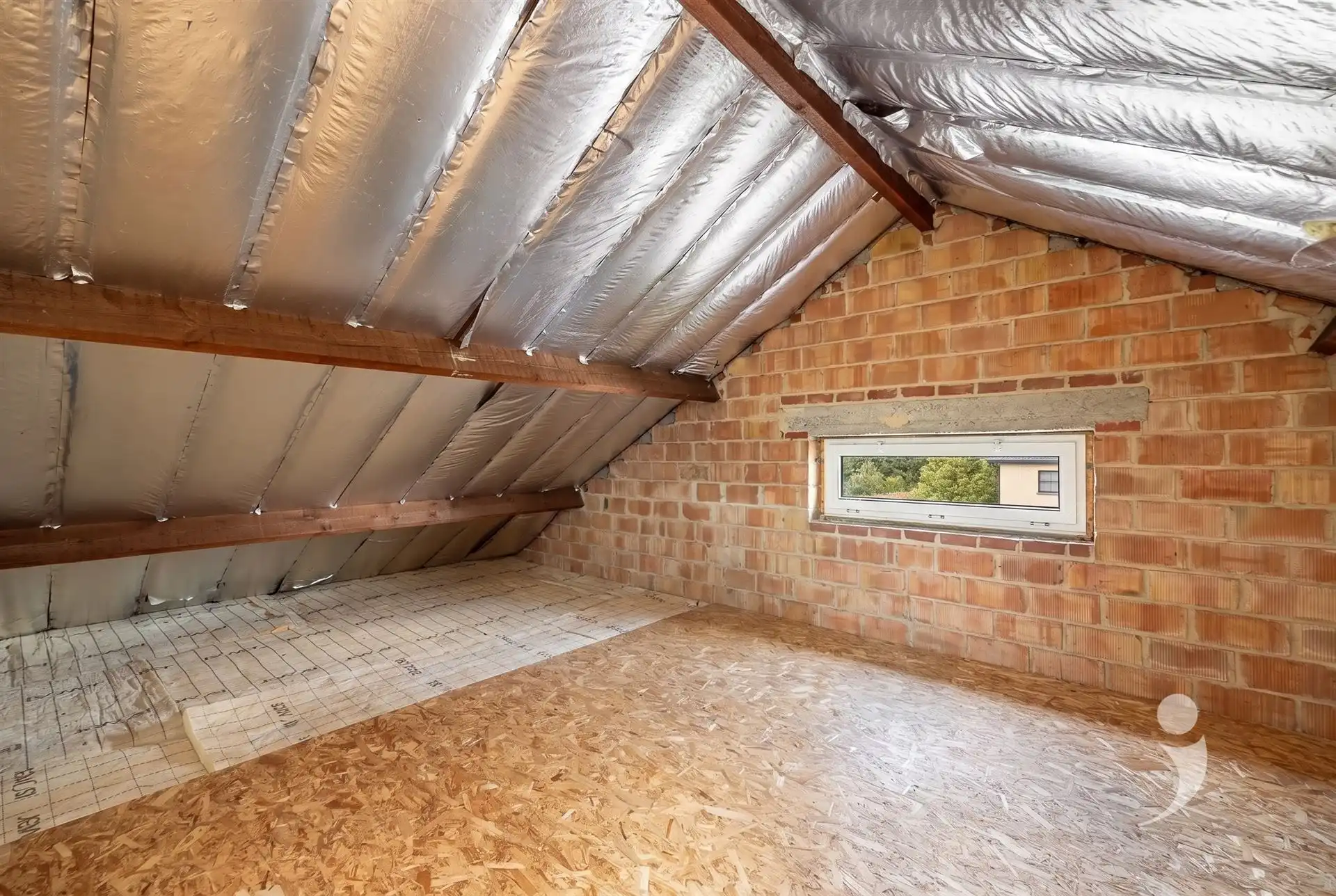 Gerenoveerde woning met prachtig zicht over de velden foto 25
