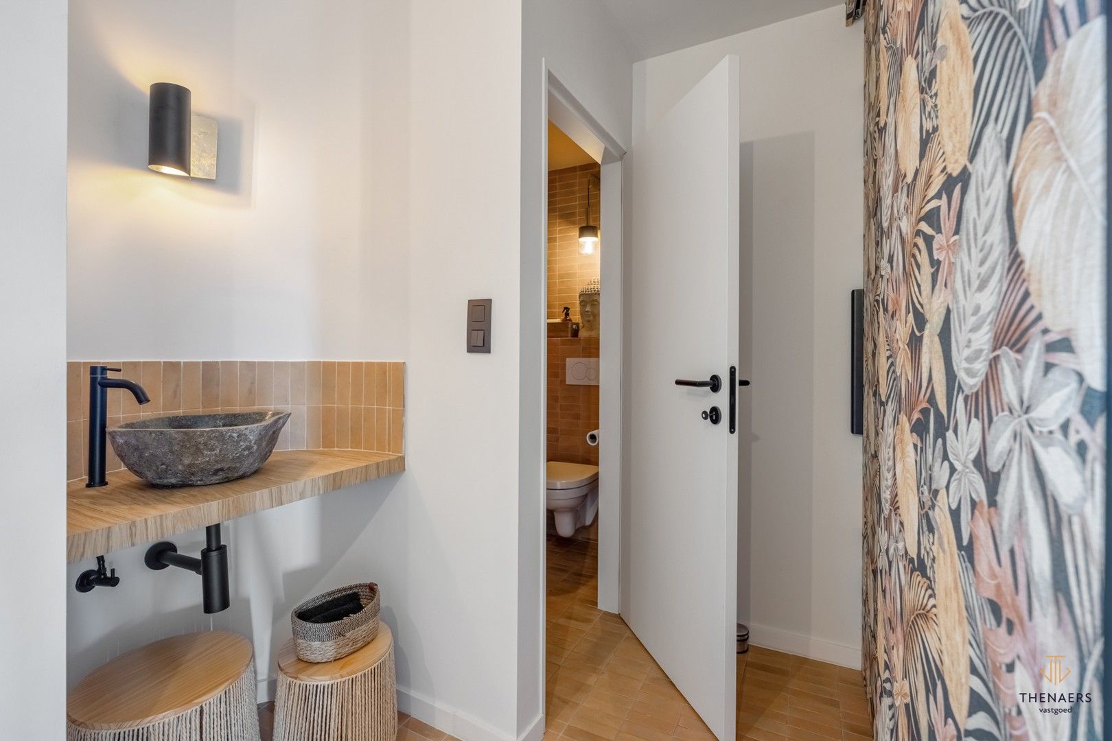 UNIEKE GERENOVEERDE WONING MET 4 SLAAPKAMERS EN PRACHTIG UITZICHT OP DE VELDEN. foto 38