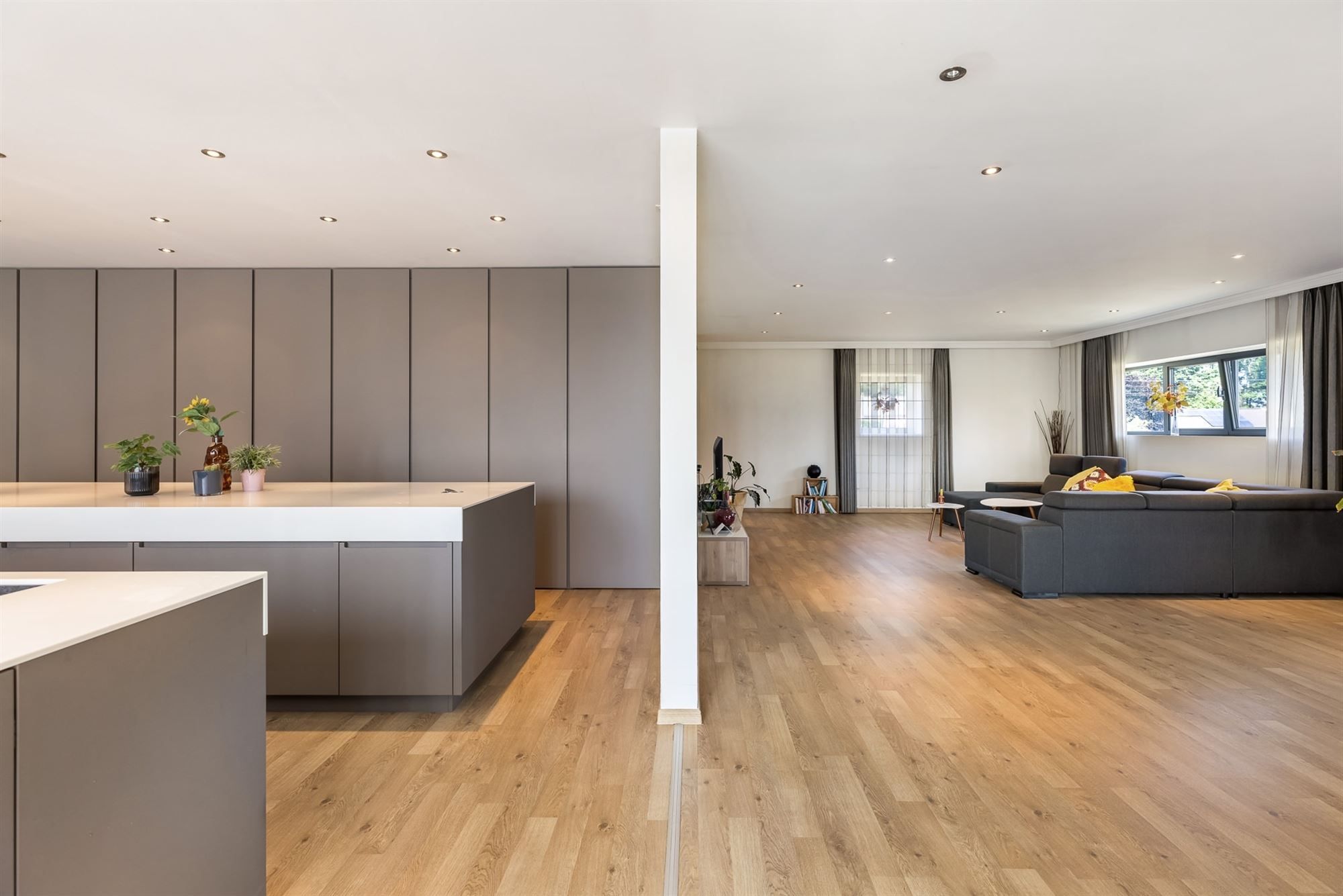 COMMERCIËLE RUIMTE + BIJHOREND APPARTEMENT MET 3 SLAAPKAMERS OP EEN PERCEEL VAN 1257M² TE LEOPOLDSBURG foto 20