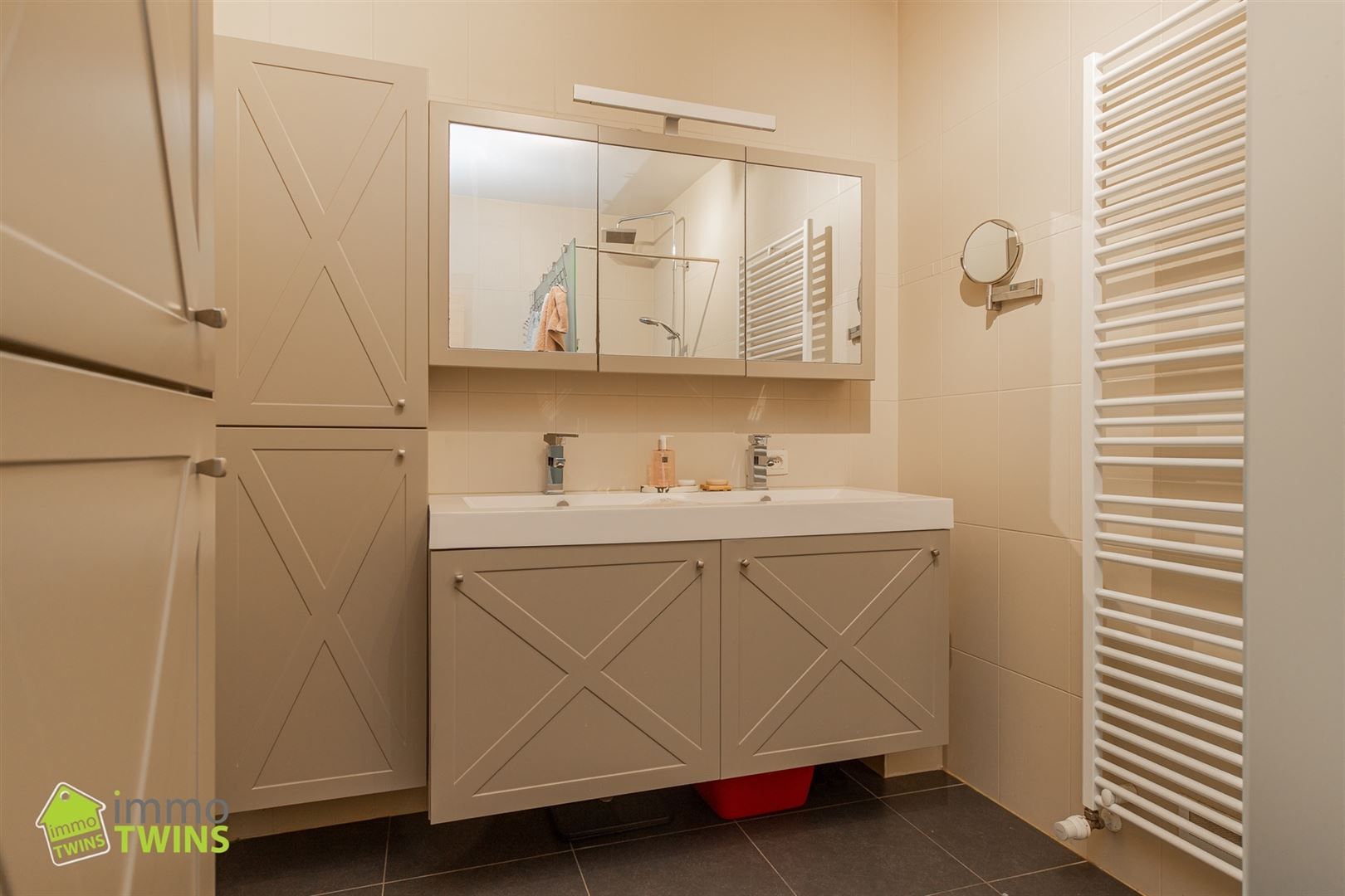 Instapklaar appartement met terras te Moerzeke foto 8