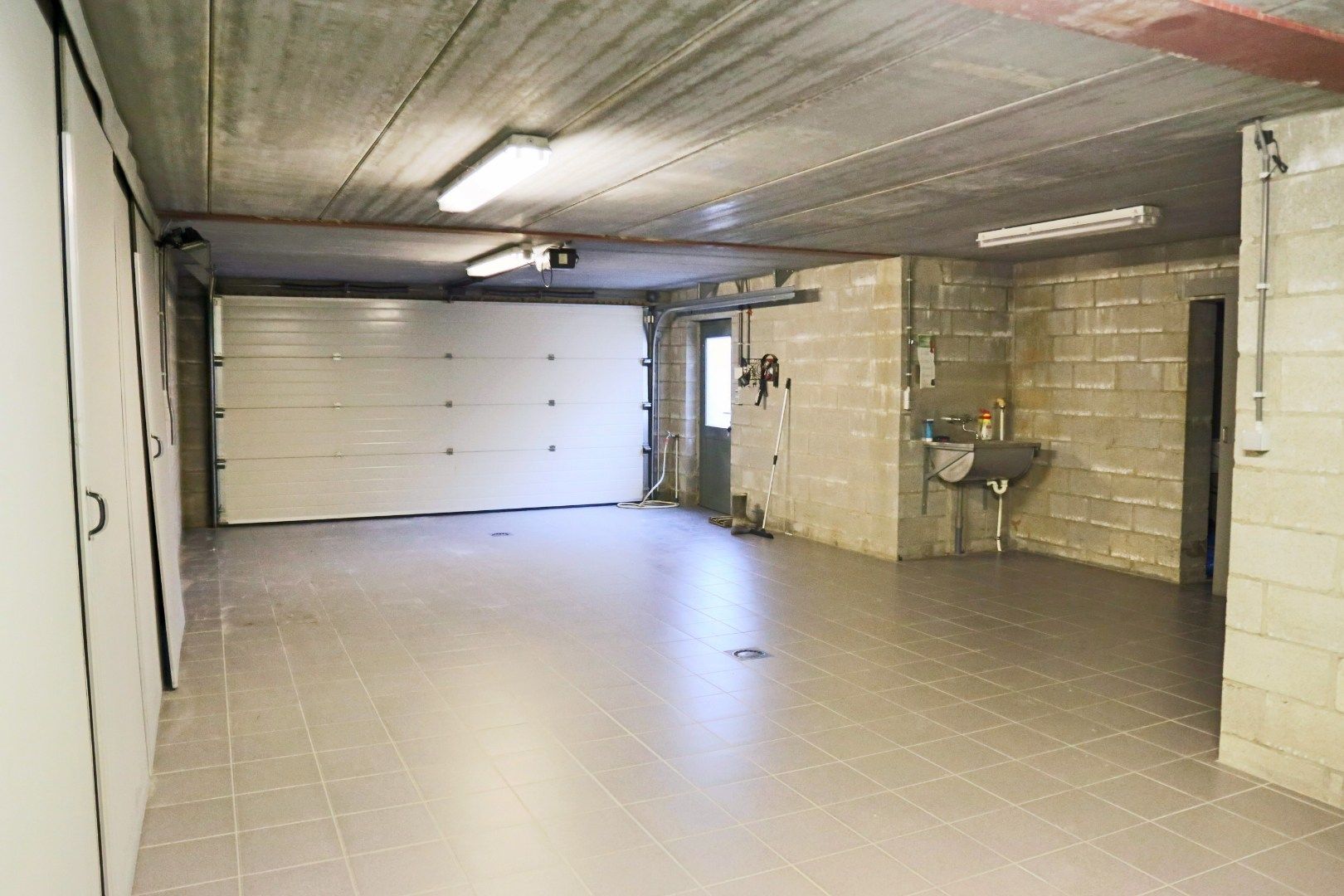 Prachtige woning met 5 slaapkamers, bureau, kelder, garage en tuin te 's Gravenvoeren foto 23