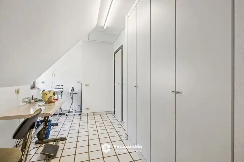 UNIEKE VILLA MET BINNENZWEMBAD EN PAARDENSTALLEN OP EEN TOPLOCATIE TE KOOP IN MENDONK (GENT) foto 43