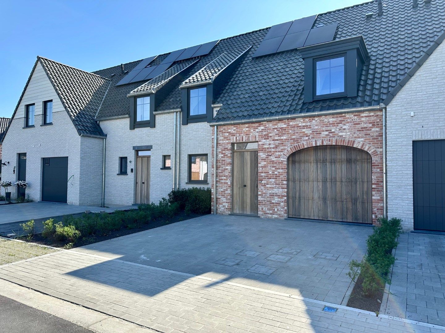 Nieuwbouwwoning in rustige woonwijk foto {{pictureIndex}}
