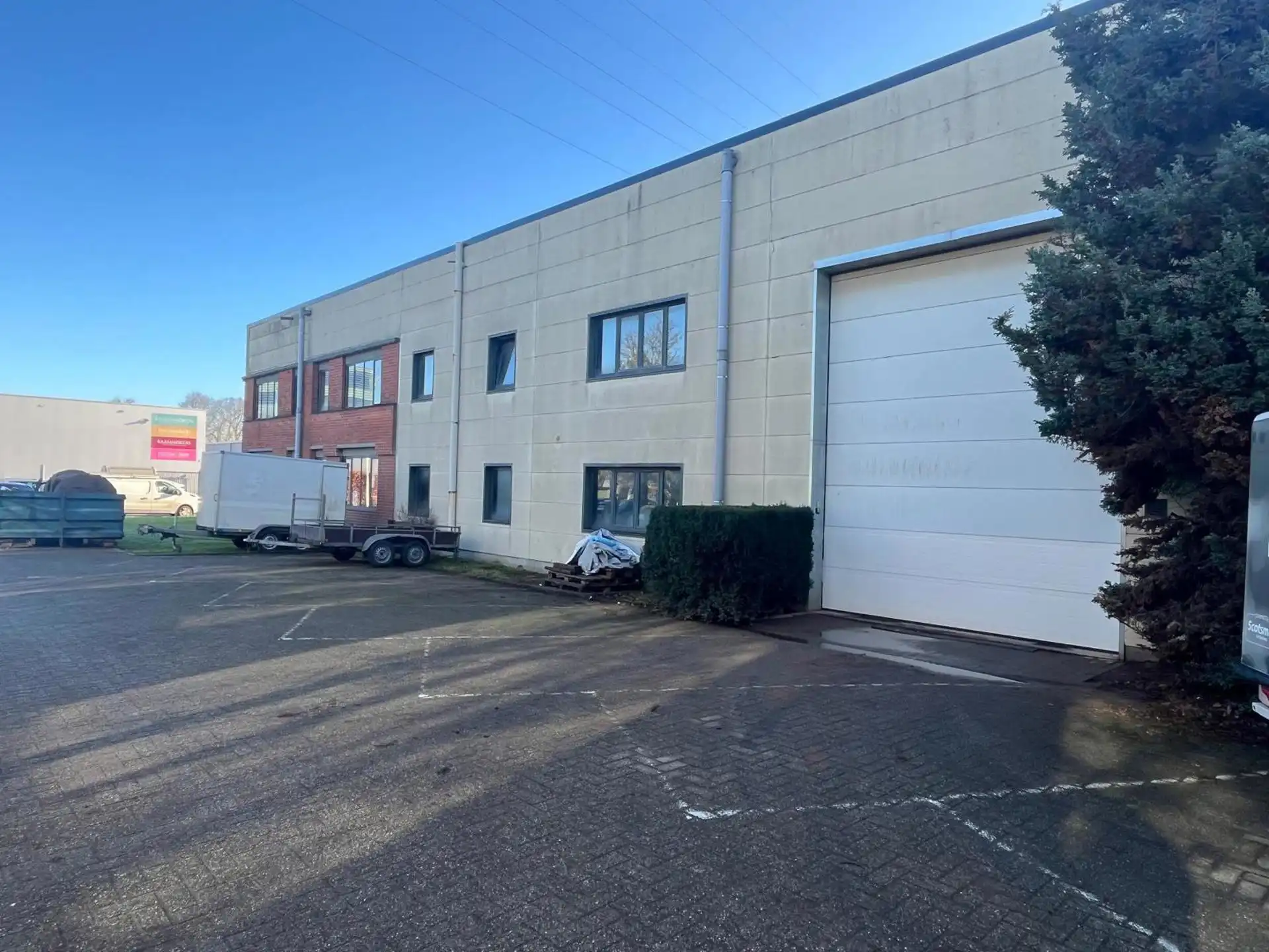 Bedrijfsvastgoed te huur foto {{pictureIndex}}