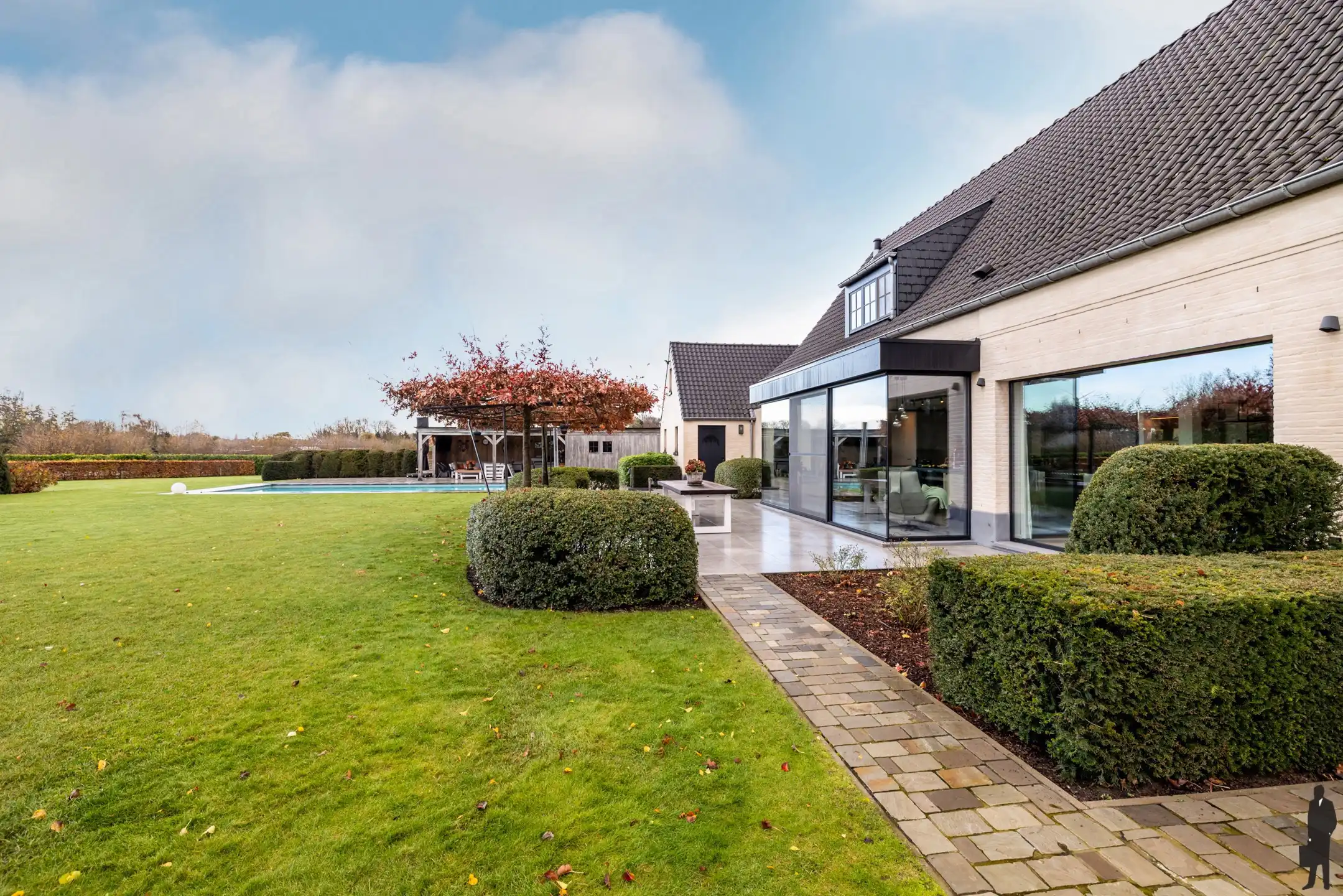 Instapklare villa temidden van uitgestrekte weilanden en landerijen!  foto 34