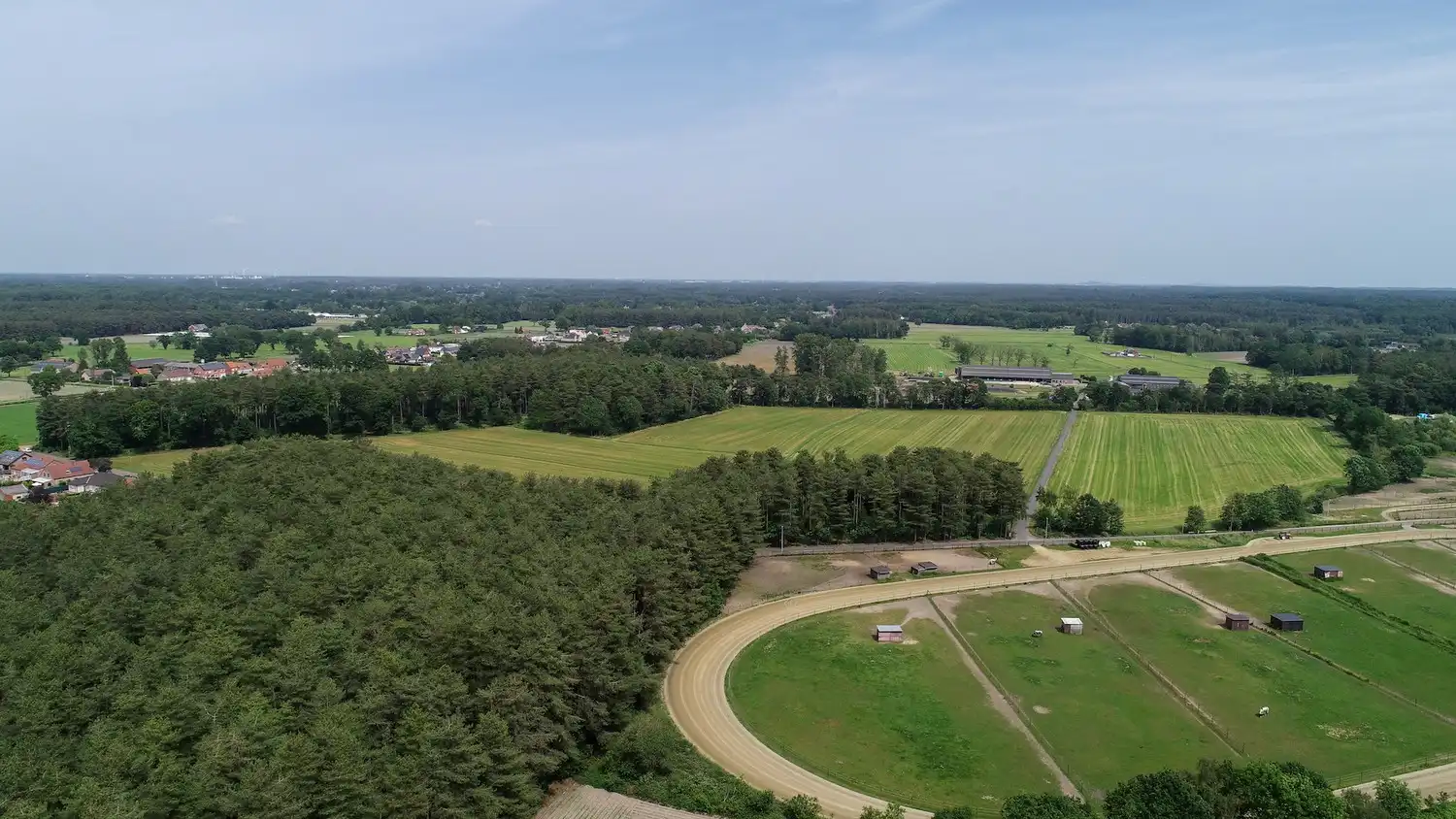 Volledig gelijkvloerse alleenstaande woning op een ruim perceel van 16a 83ca foto 25