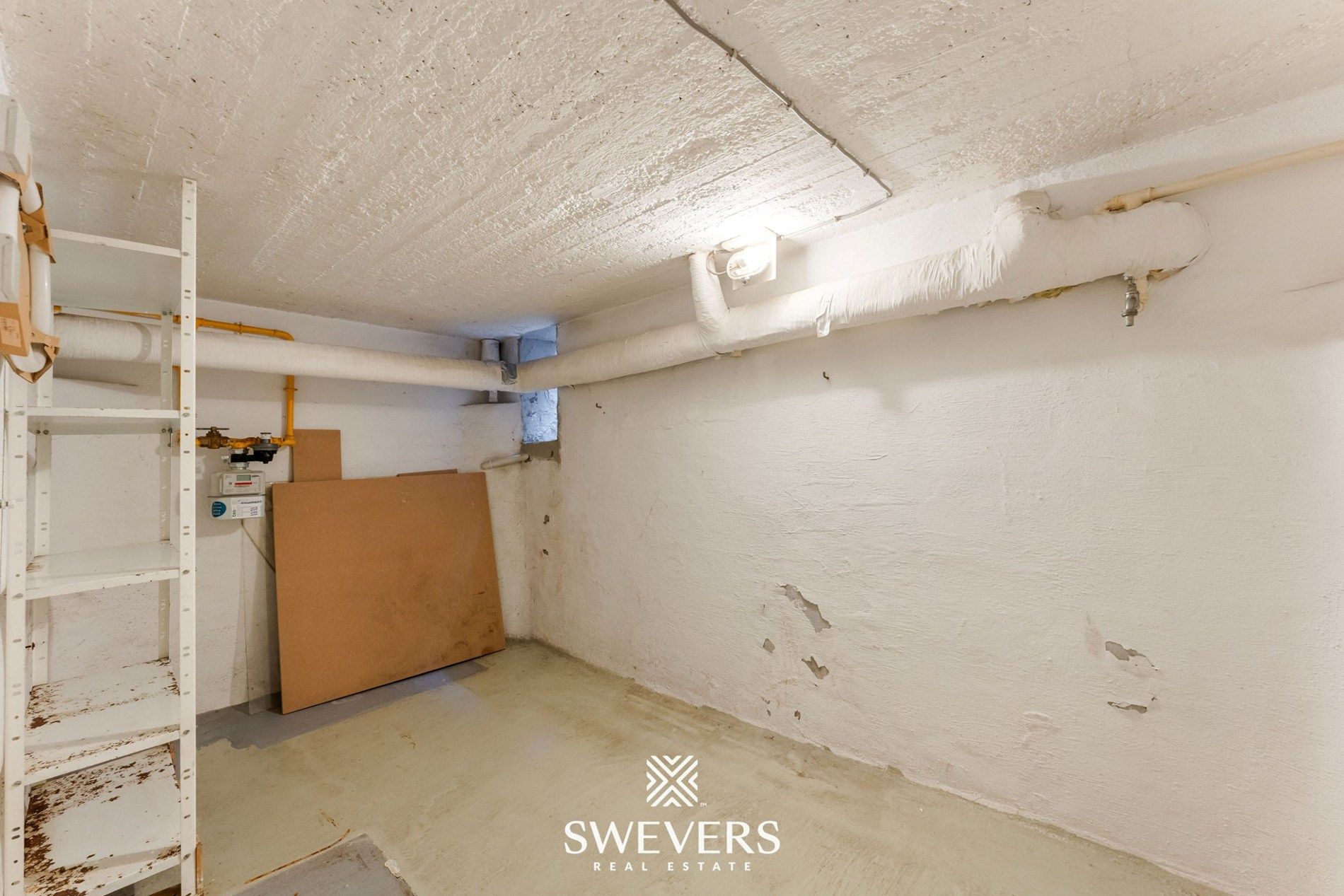 Te renoveren woning met veel karakter nabij het centrum  foto 26