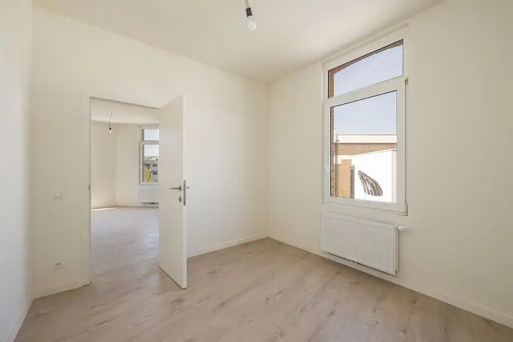 Verhuurd Handelspand en gerenoveerd appartement foto 13