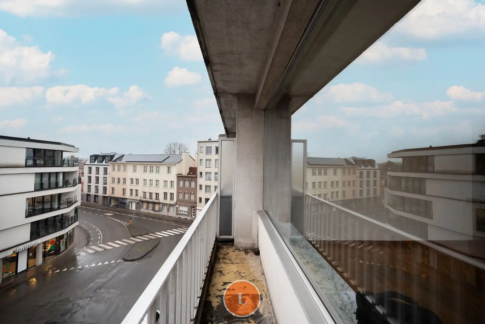 Op te frissen appartement te Kortrijk met 3 slaapkamers. foto 18