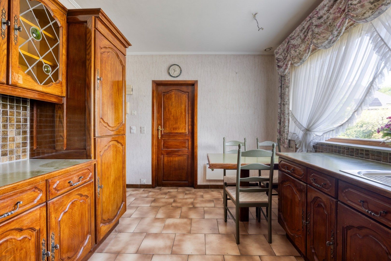 BUNGALOW – 2/4 kamers, garage & kelders – 1650 BEERSEL foto 10