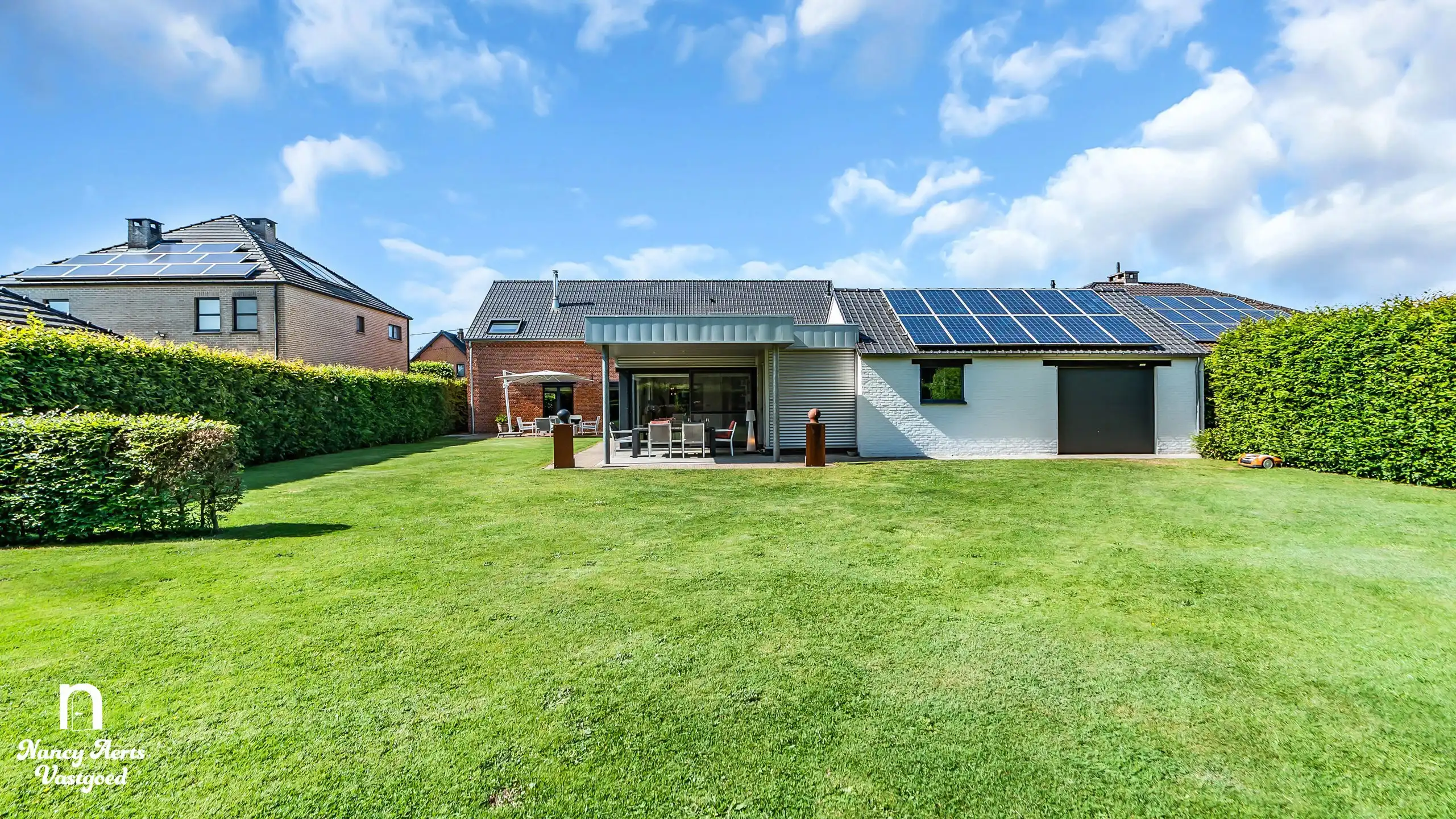 Luxe villa met karakter en hedendaags comfort in het groen foto 28