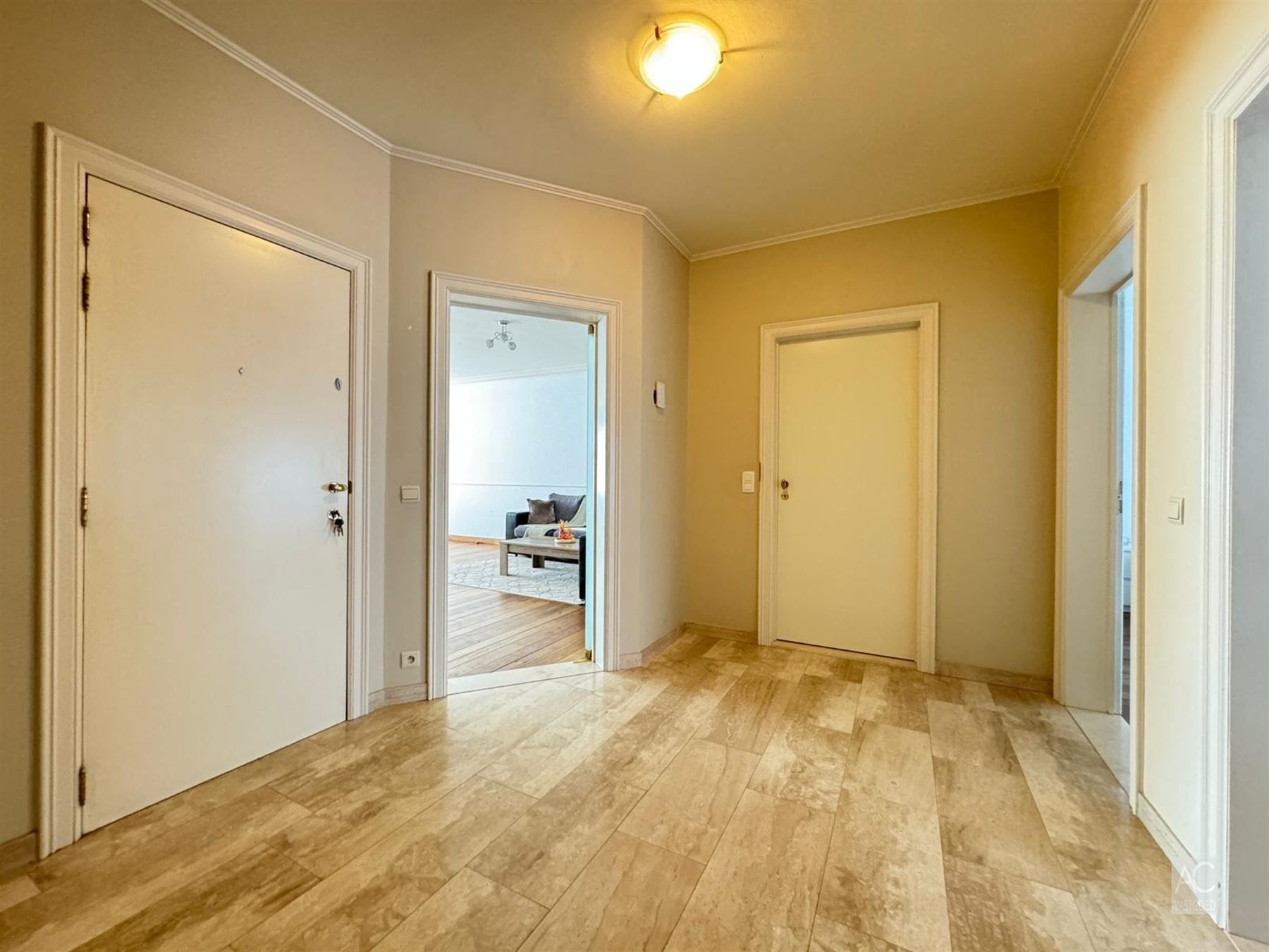Gelijkvloers appartement met garage foto 7