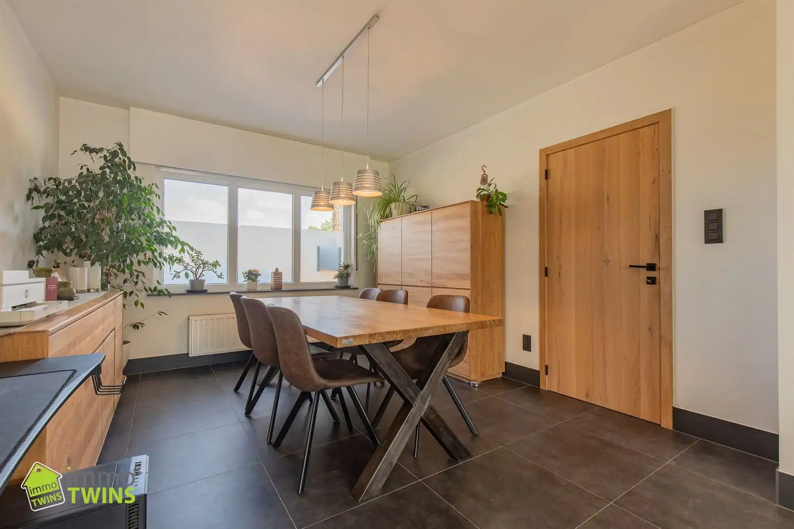 Ruime, energiezuinige gezinswoning met 275 m² bewoonbare oppervlakte, prachtige tuin en tal van extra's in Dendermonde (Oudegem) foto 3