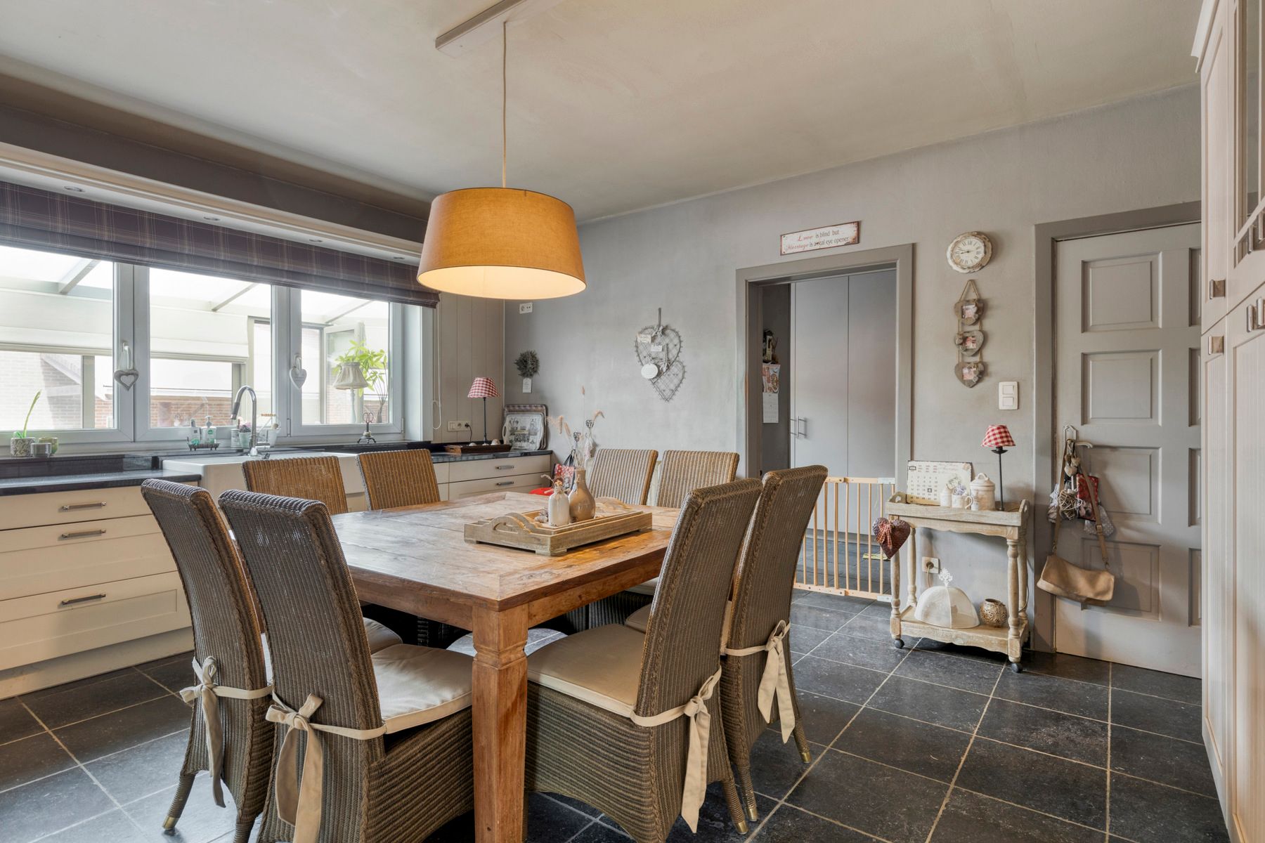 Woning met loods en vrachtwagenparking op toplocatie foto 11