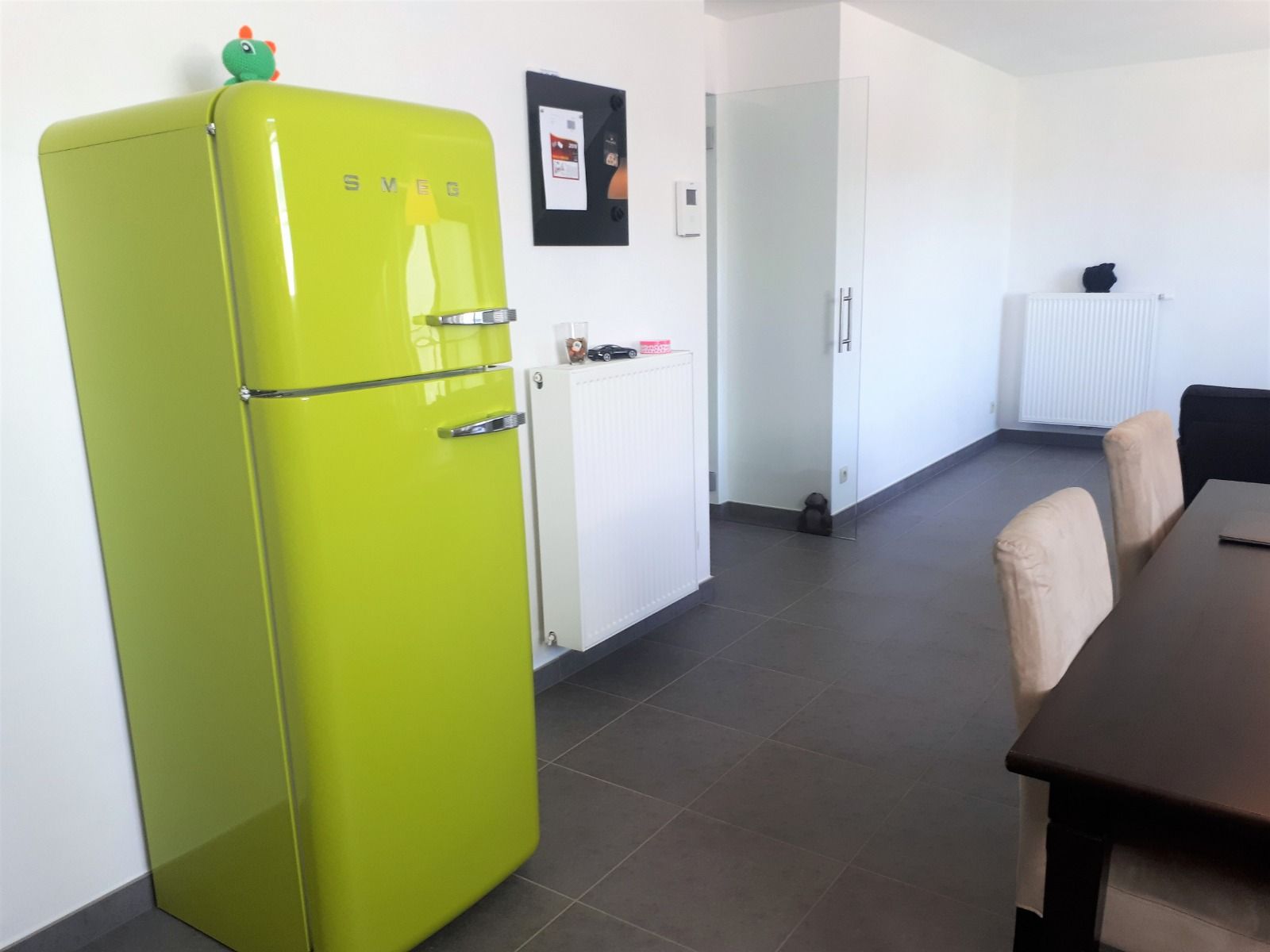 2 slaapkamerappartement met terras en 2 autostaanplaatsen foto 10