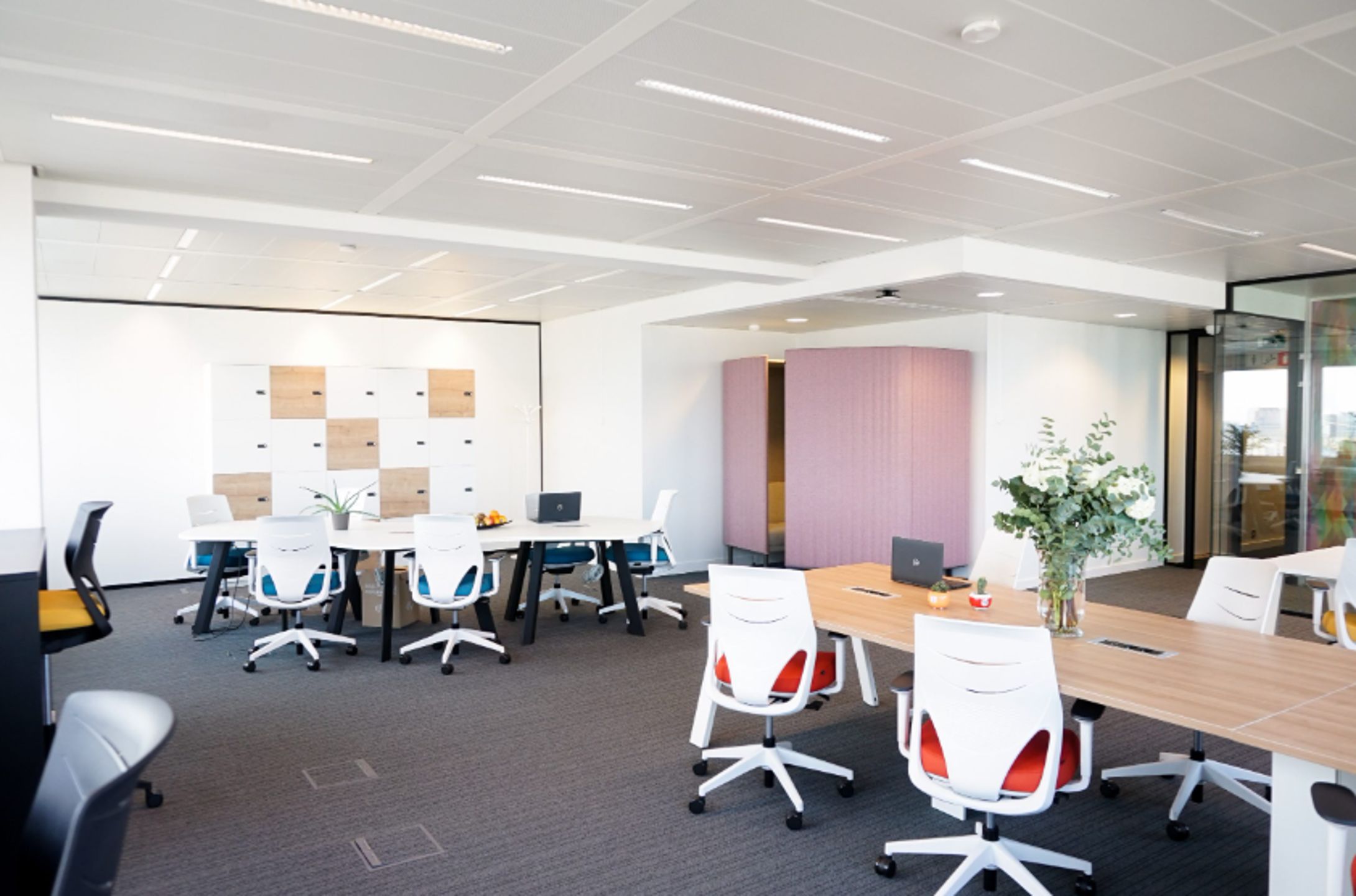 Instapklare kantoren te huur foto 7