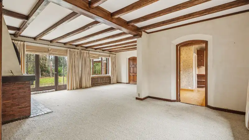 Standingvolle te renoveren villa van 520m² op 53 are foto 15