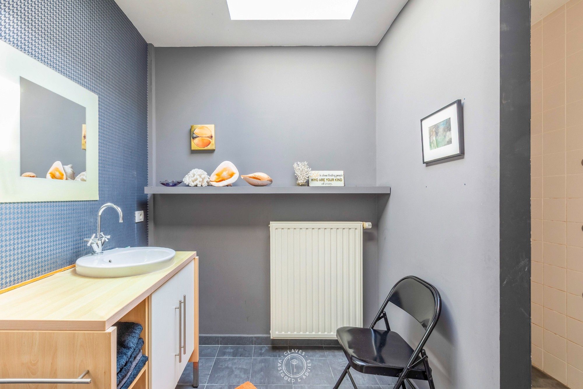 Architecturale villa met prachtige tuin en zwembad foto 22