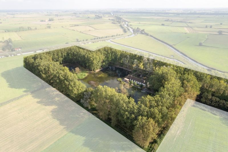 Landelijke villa met grote vijver foto 2