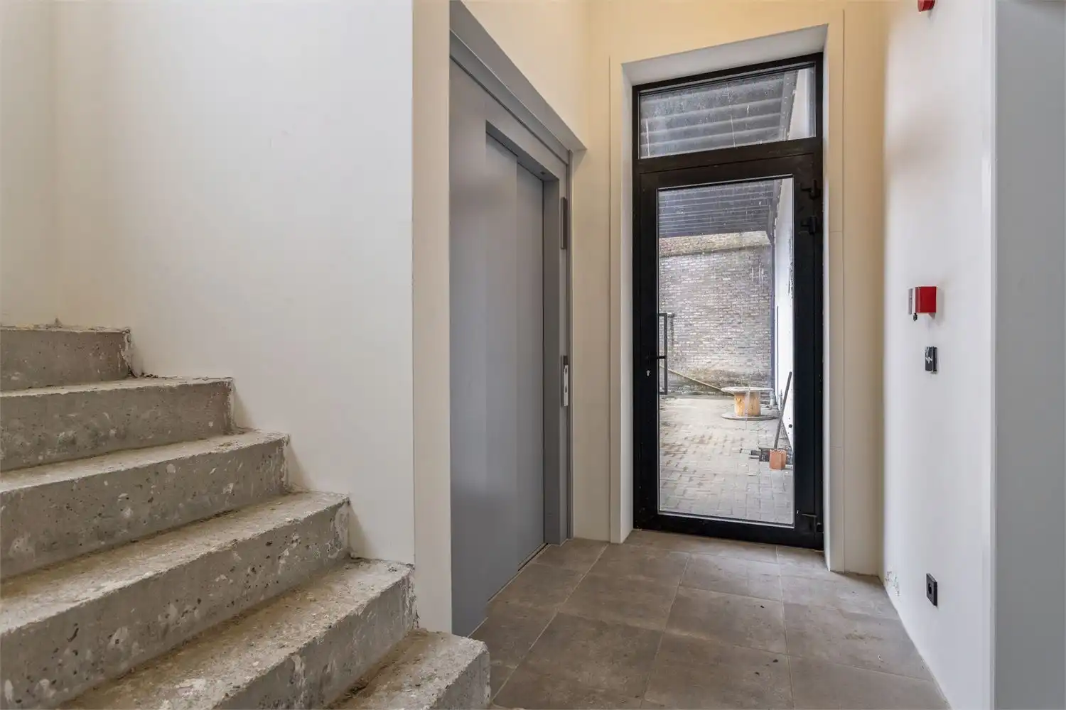 VERNIEUWBOUW KANTOOR IN UNIEKE HERENWONING foto 9