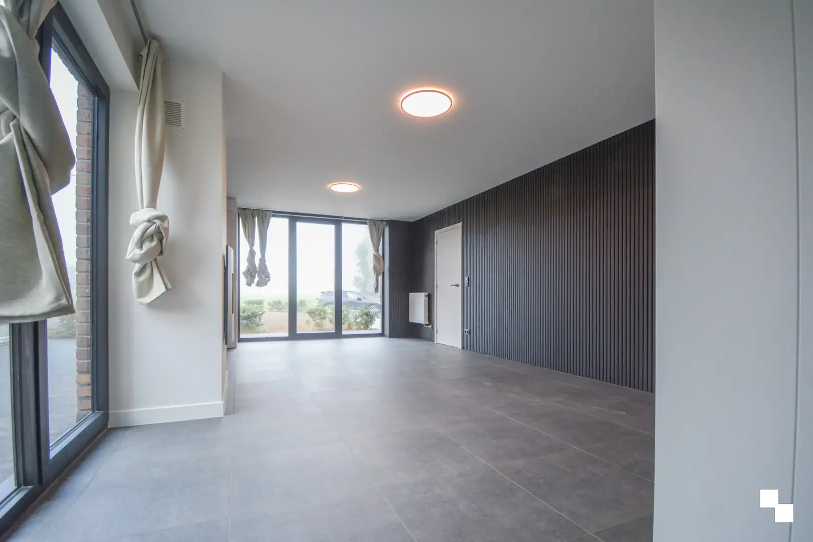 Volledig gerenoveerde alleenstaande woning met tuin, terras en garage in Hooglede. foto 7