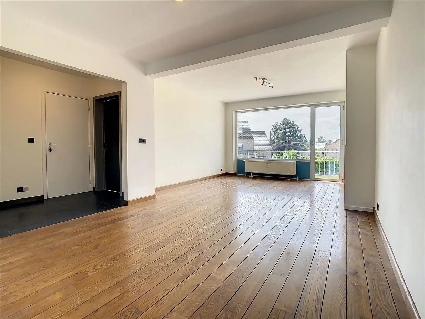 Instapklaar App met 2 slpks, autobox en kelder foto {{pictureIndex}}