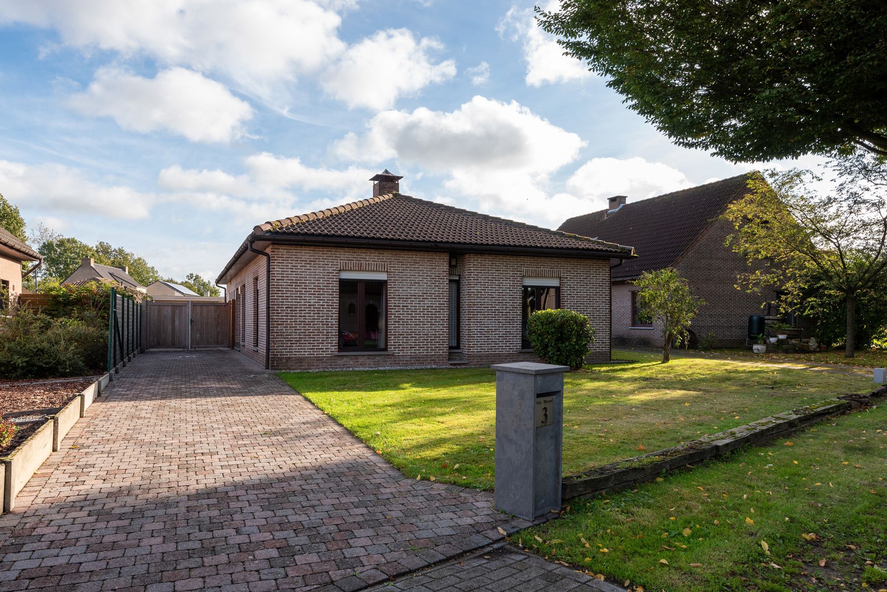 Hoofdfoto van de publicatie: Gezellige laagbouwwoning met 3 slp op 628m2 met opties!!