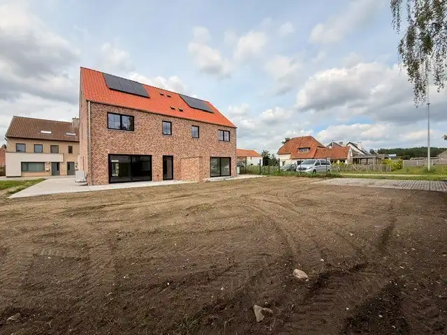 Halfopen nieuwbouwwoning met 4 slaapkamers gelegen te Opitter. foto 24
