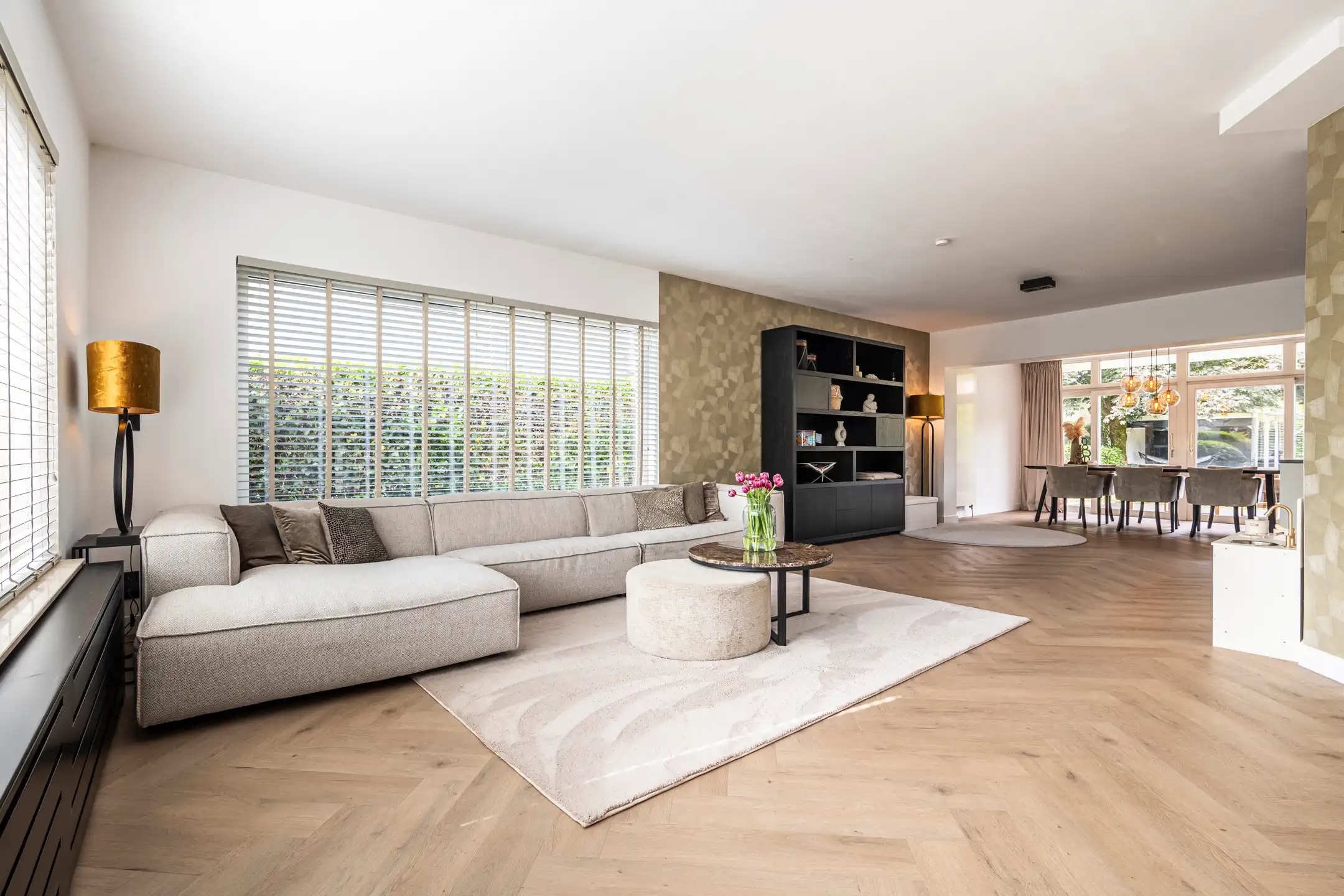 luxe afgewerkte vrijstaande woning op 842 m² in Poppel. foto 3