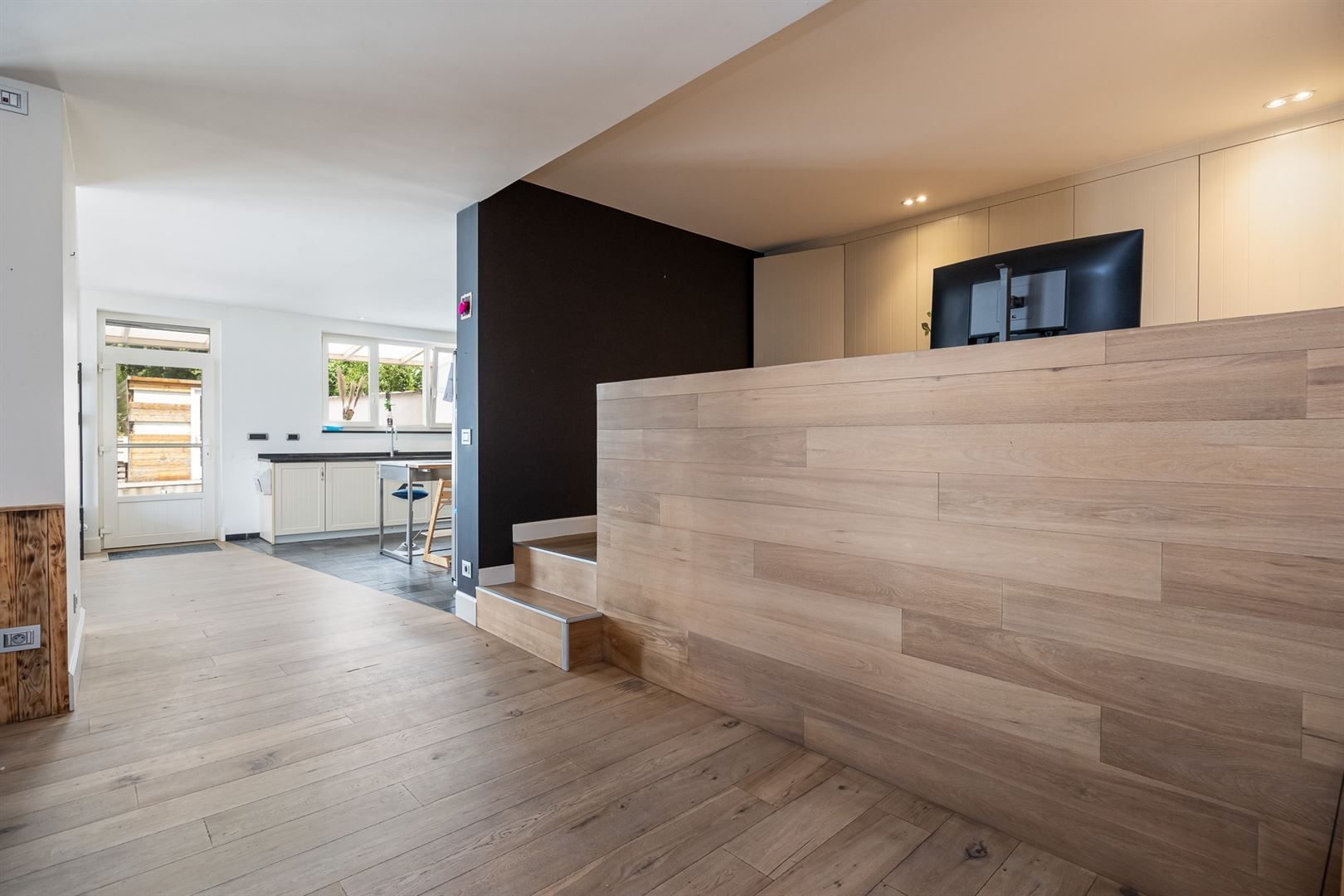 Een bijzondere woning op een bijzonder rustige locatie. foto 5