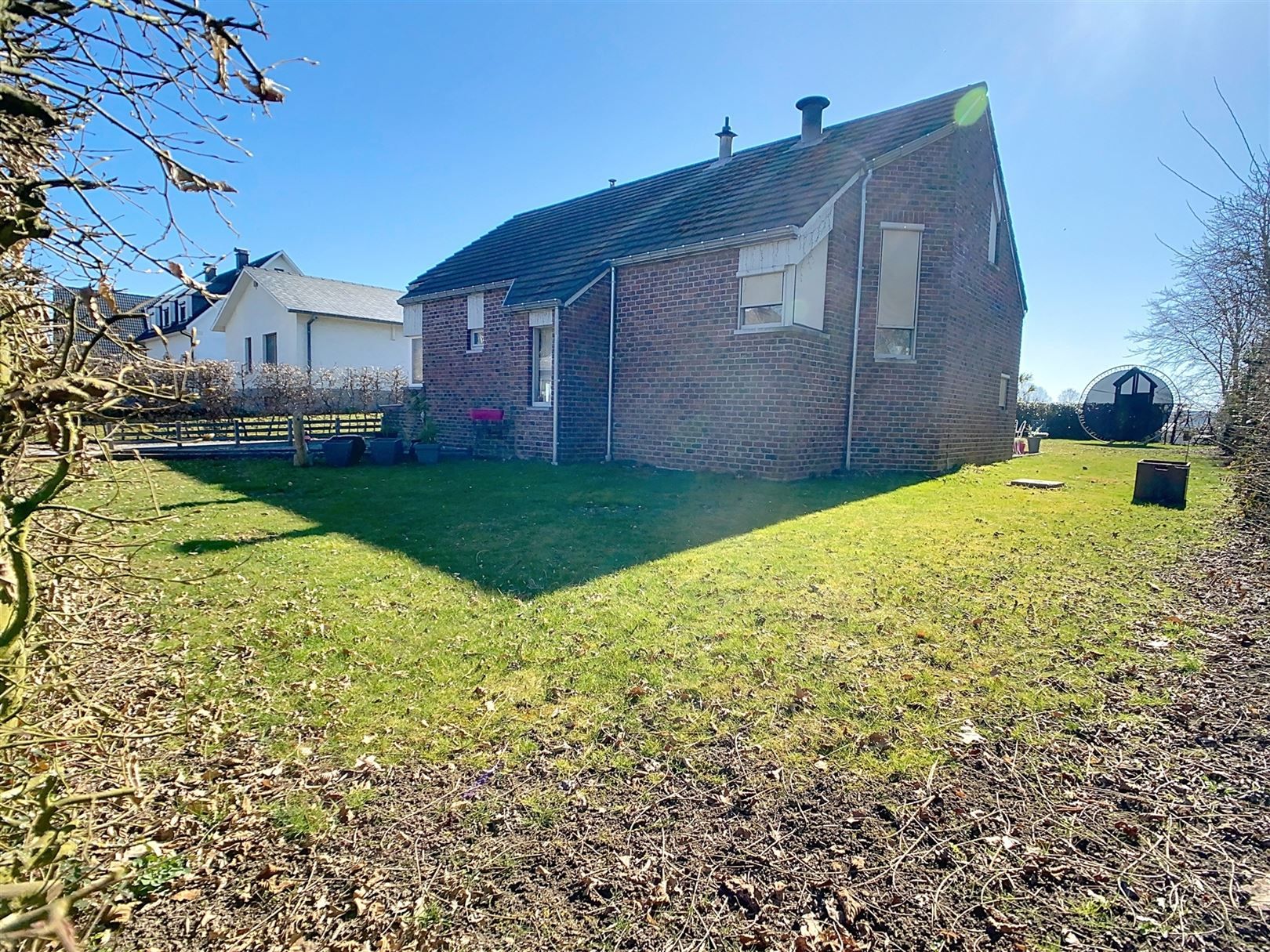 Gezellige woning, 2 slpks, terras, tuin, garage, 7a 74ca foto 3