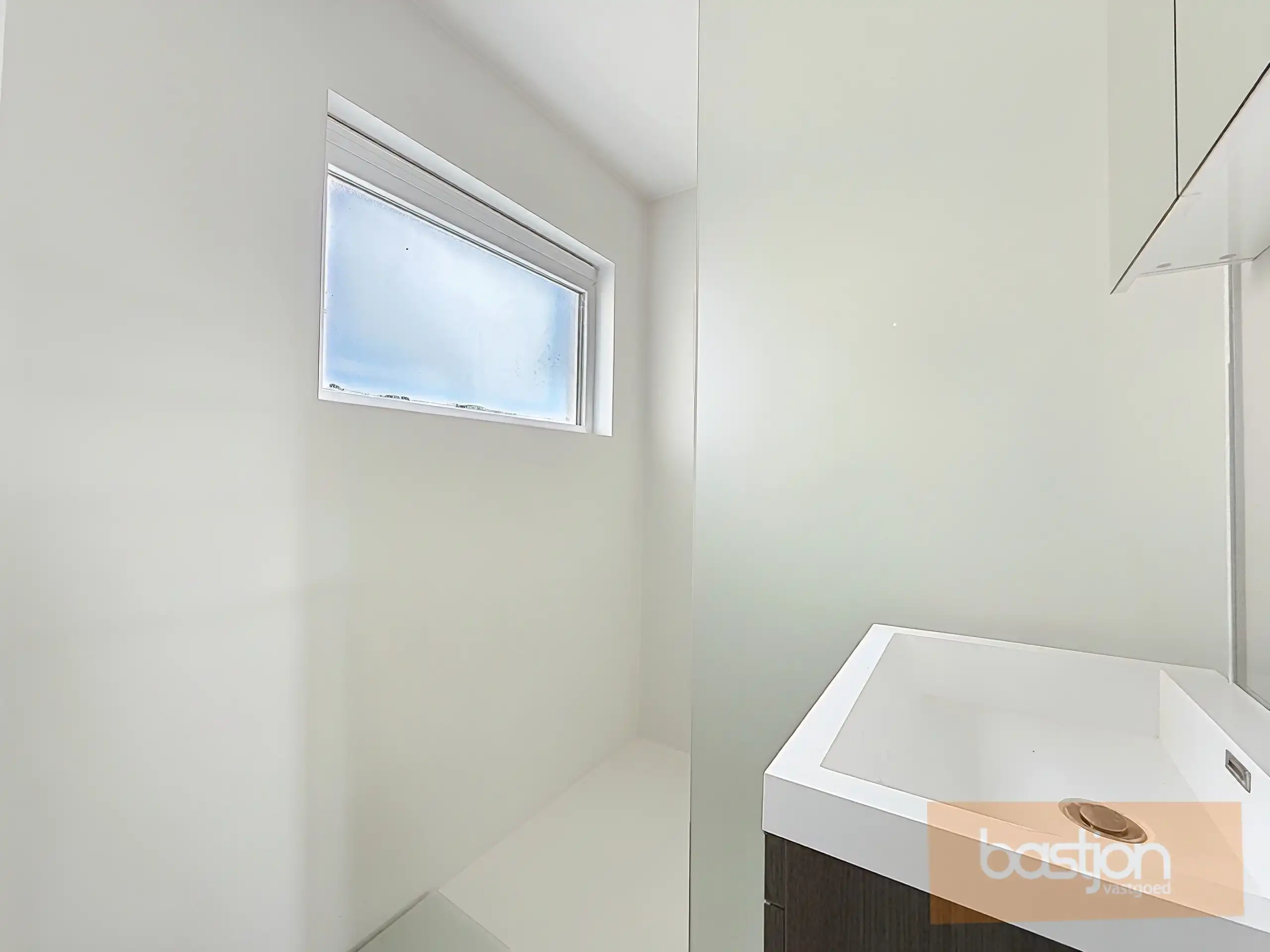 Instapklaar appartement in het centrum van Kortrijk. foto 10