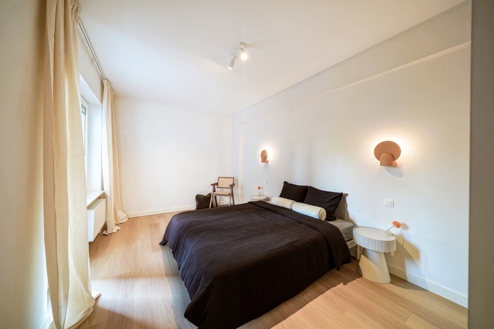 Volledig vernieuwd 3-slaapkamerappartement in hartje Oostende foto 12