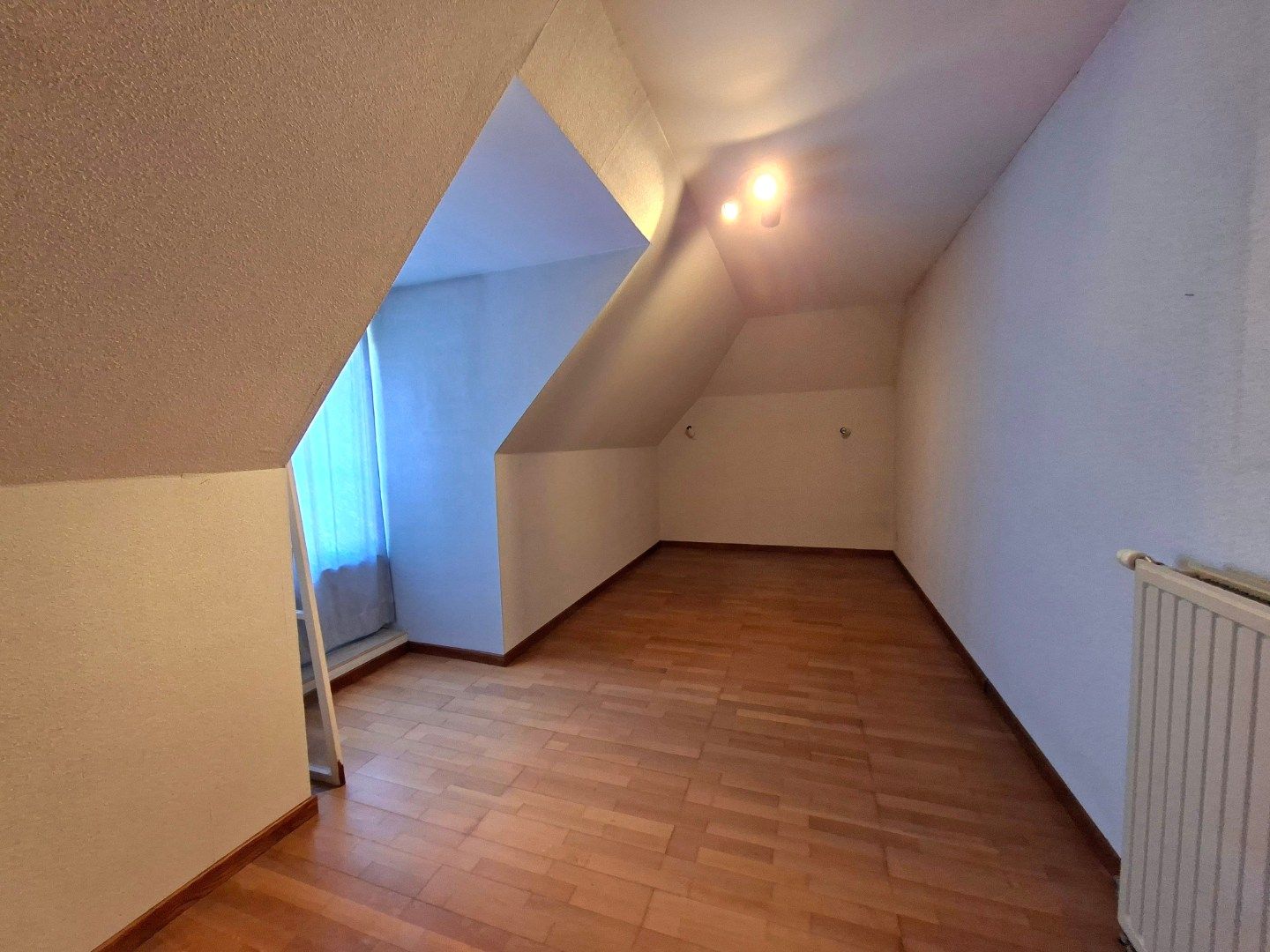 Residentieel gelegen villa foto 12