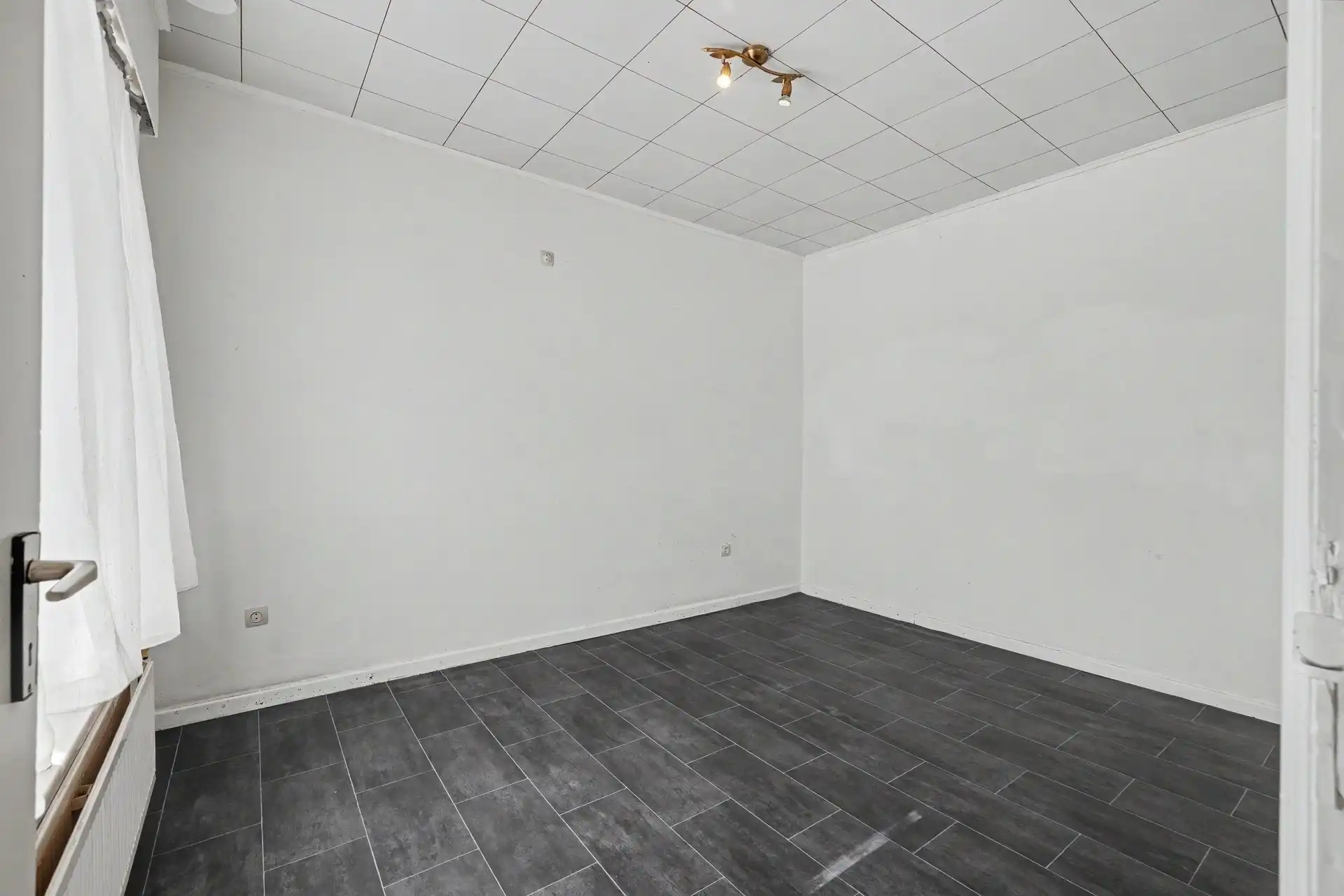 Uitstekend gelegen open bebouwing type bungalow met prachtig uitzicht foto 10
