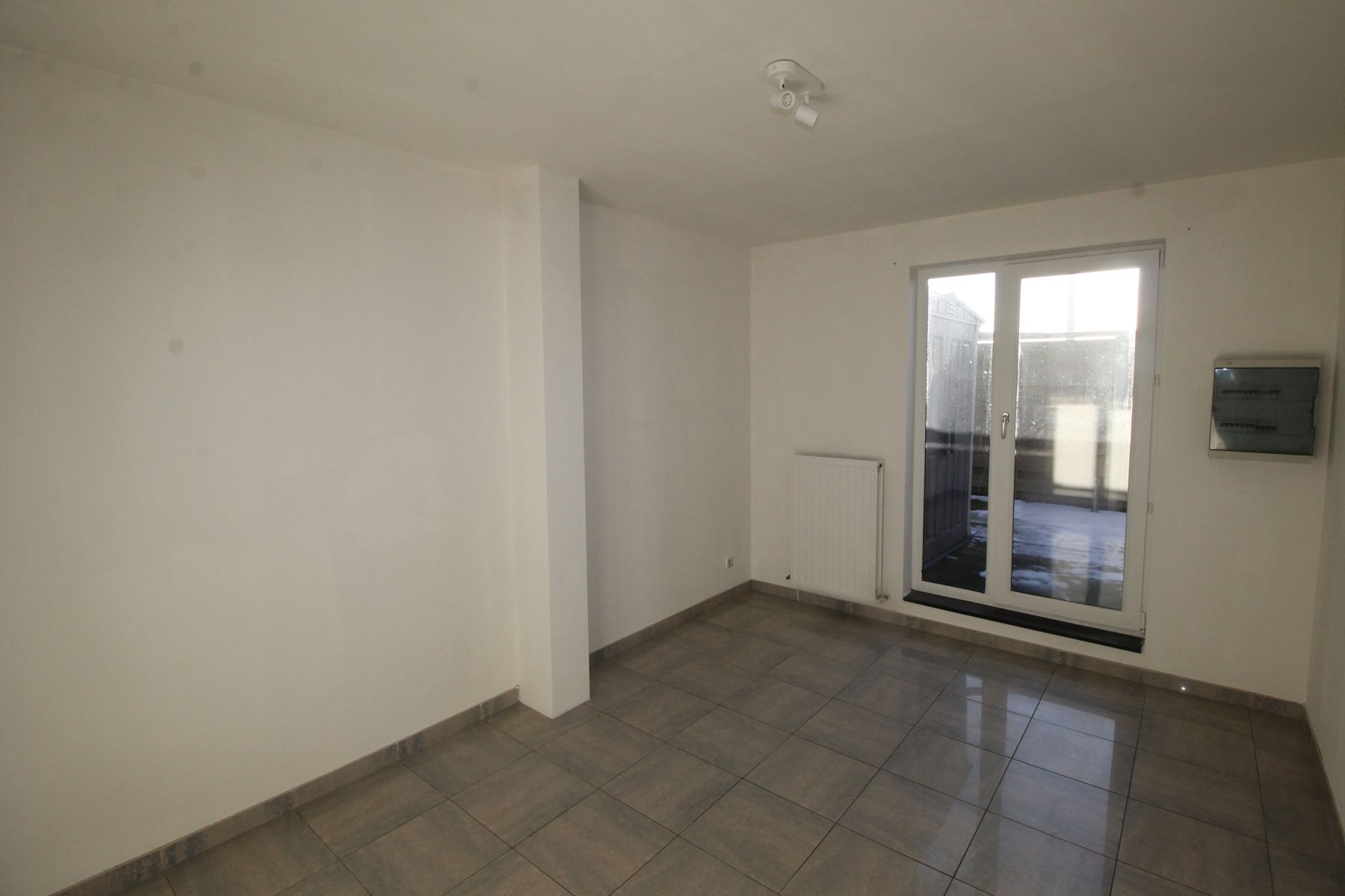 Appartement op de 2de verdieping links met terras en garage. foto 6