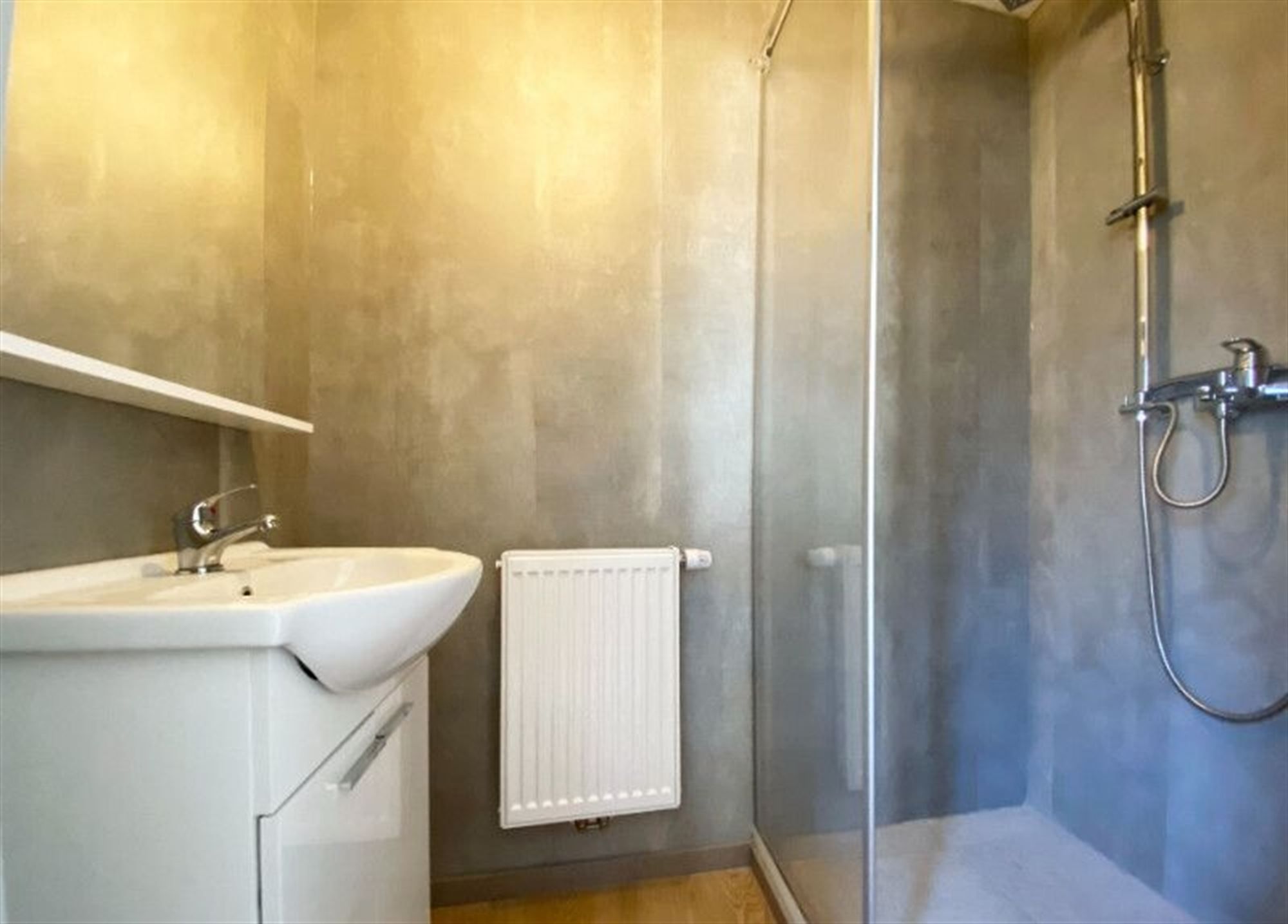 WONING MET 2 SLKS TE HUUR IN TONGEREN foto 7