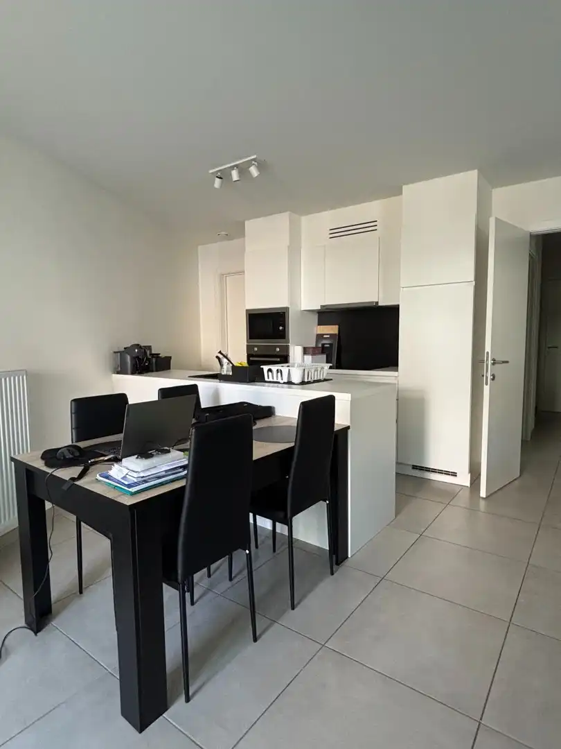 Mooi lichtrijk 1 slaapkamerappartement met staanplaats foto 7