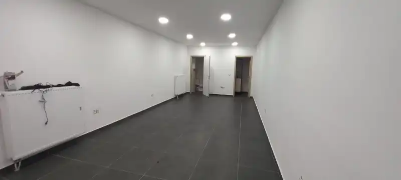 HANDELSRUIMTE NABIJ VAN BEVERENPLEIN GENT foto {{pictureIndex}}