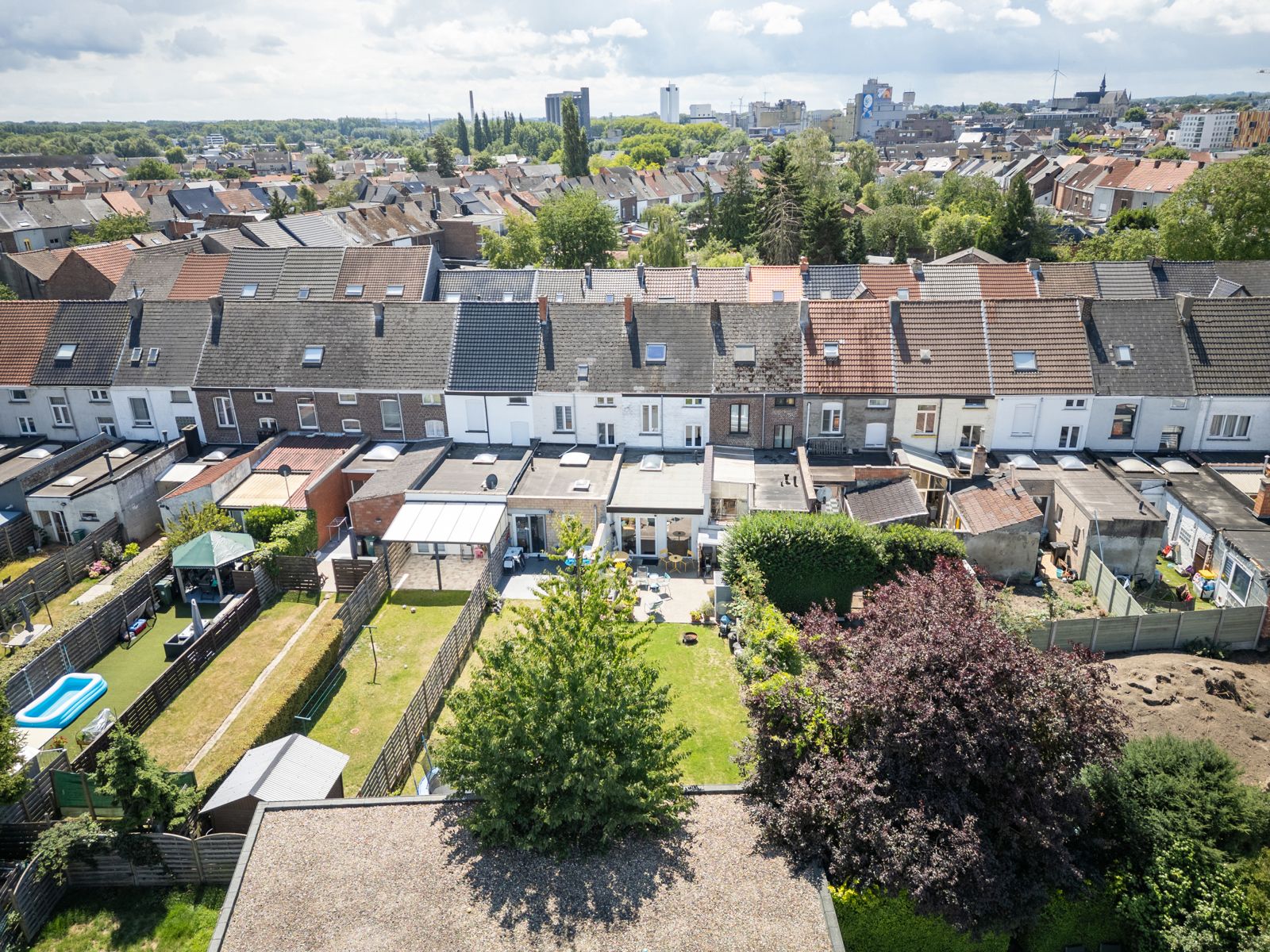 Volledig gerenoveerde rijwoning met stadstuin in Aalst foto 3